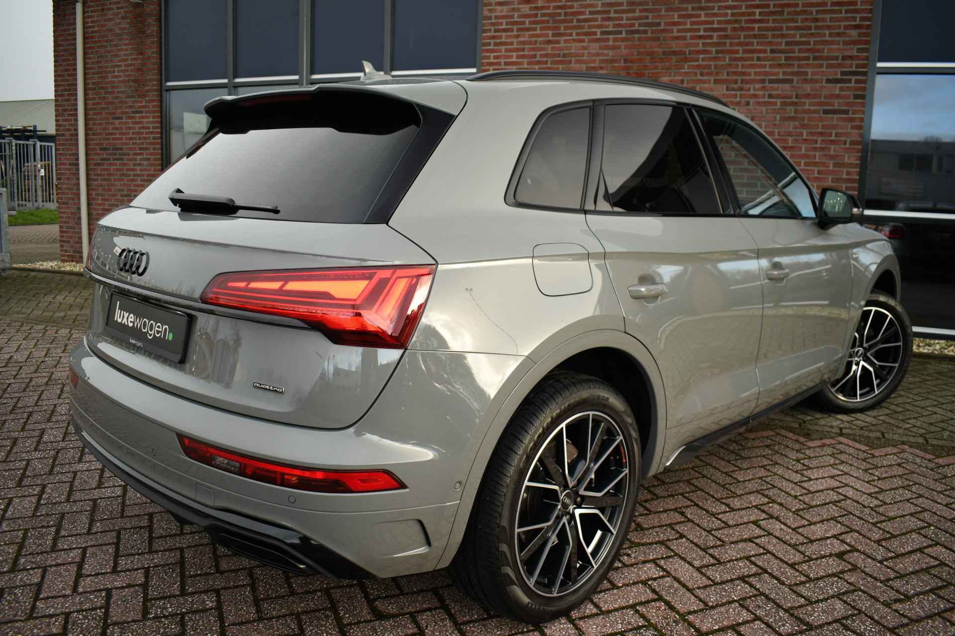 Audi Q5 55 TFSI e quattro S-Edition Pano Trekh ACC 360 El-zetels - 76/82