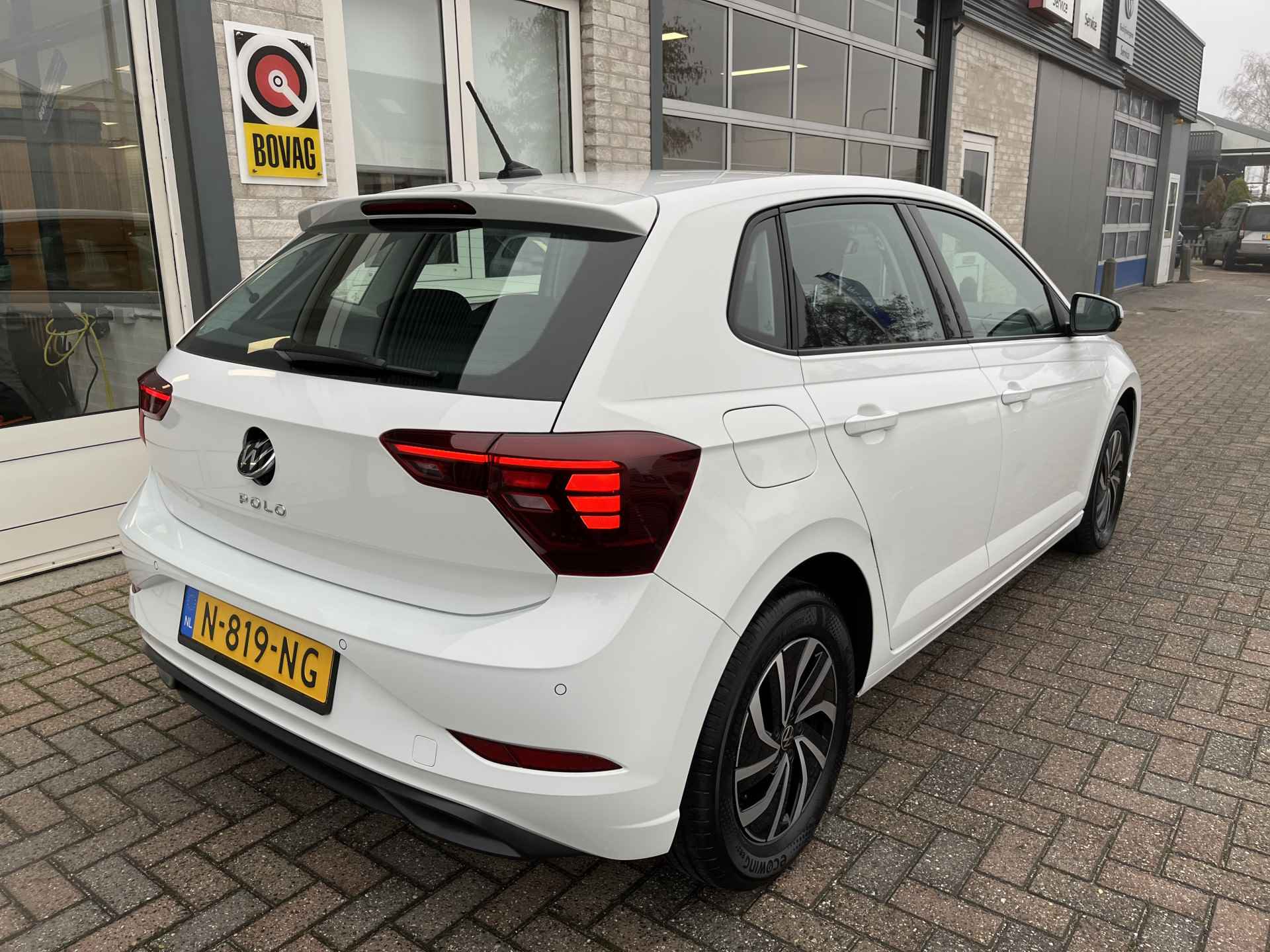 Volkswagen Polo 1.0 TSI DSG Life / AUTOMAAT/ CAMERA/ PARK. SENSOREN/ LED/ KEYLESS/ STOELVERWARM./ VIRTUAL COCKPIT/ ADAPT. CRUISE/ APP-CONNECT/ CLIMA/ DAB/ 15" LMV - 32/37