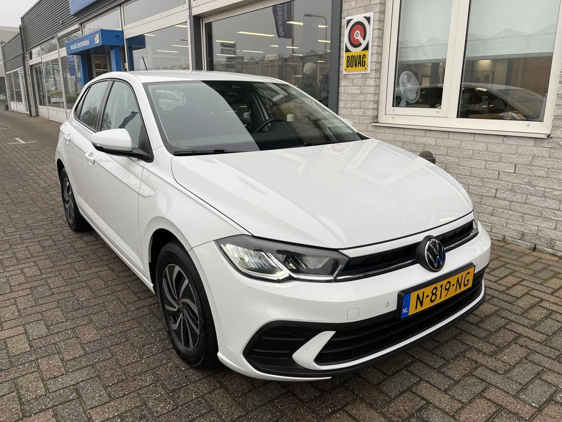 Volkswagen Polo 1.0 TSI DSG Life / AUTOMAAT/ CAMERA/ PARK. SENSOREN/ LED/ KEYLESS/ STOELVERWARM./ VIRTUAL COCKPIT/ ADAPT. CRUISE/ APP-CONNECT/ CLIMA/ DAB/ 15" LMV - 34/37