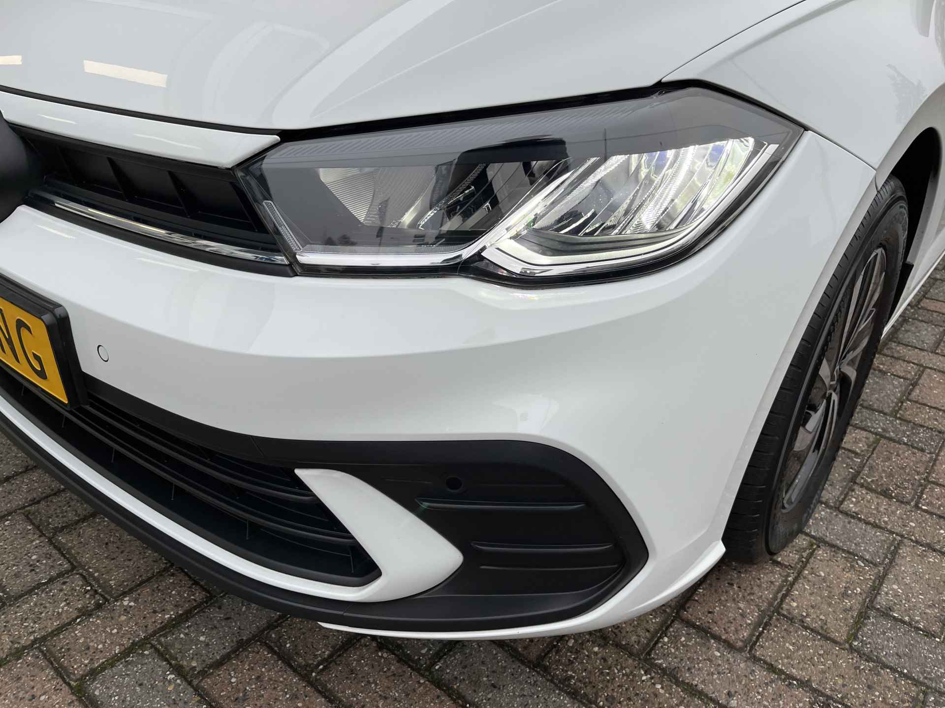 Volkswagen Polo 1.0 TSI DSG Life / AUTOMAAT/ CAMERA/ PARK. SENSOREN/ LED/ KEYLESS/ STOELVERWARM./ VIRTUAL COCKPIT/ ADAPT. CRUISE/ APP-CONNECT/ CLIMA/ DAB/ 15" LMV - 35/37