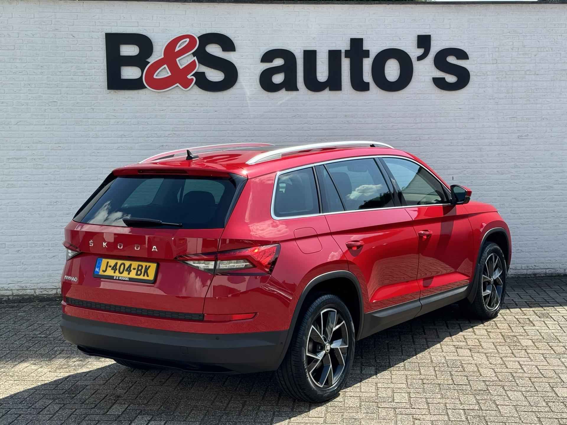 Skoda Kodiaq 1.5 TSI Business Edition Plus Panoramadak Climate Navigatie ParkAssist Achteruirijcamera - 3/52