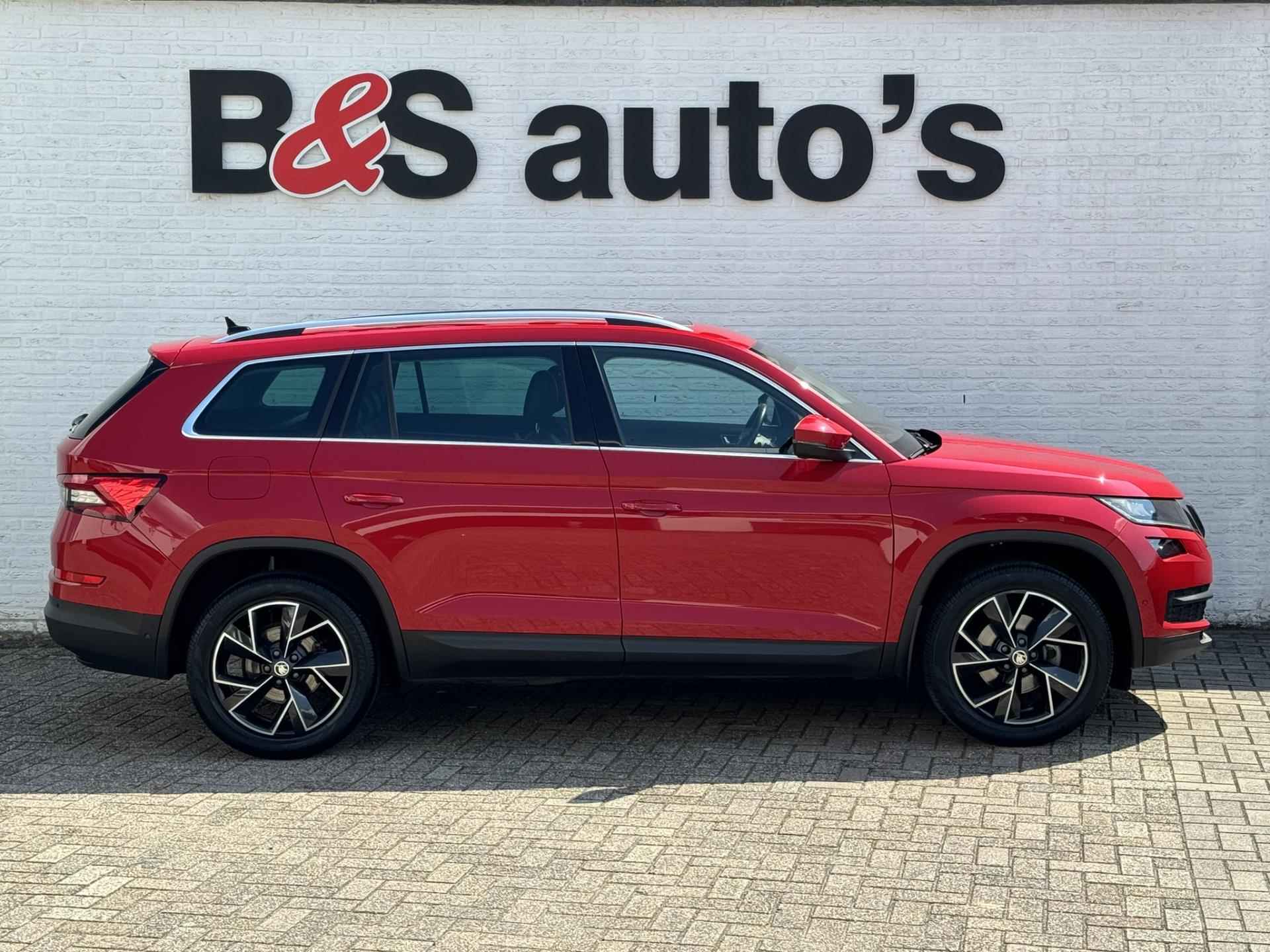 Skoda Kodiaq 1.5 TSI Business Edition Plus Panoramadak Climate Navigatie ParkAssist Achteruirijcamera - 12/52