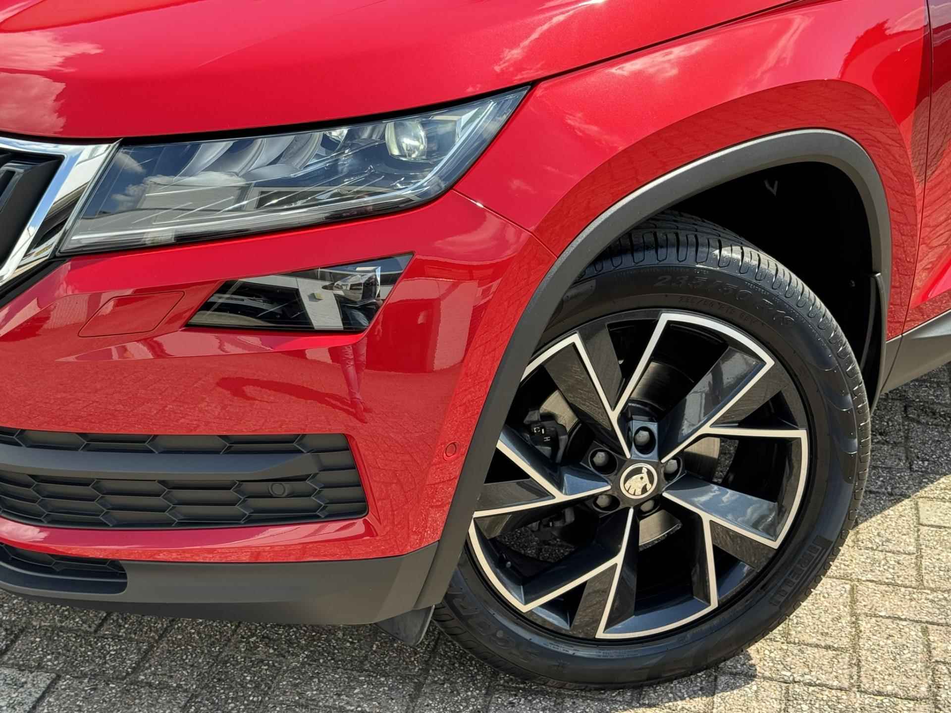 Skoda Kodiaq 1.5 TSI Business Edition Plus Panoramadak Climate Navigatie ParkAssist Achteruirijcamera - 25/52