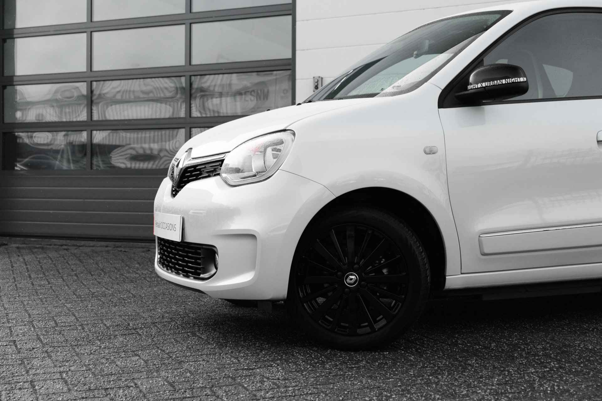 Renault Twingo Z.E. URBAN NIGHT X R 80 PK 22 KW batterij | Metallic wit | Camera achter | NAVI | Apple car play | 4 seizoensbanden | LM Velgen | | incl. Bovag rijklaarpakket met 12 maanden garantie | - 7/57