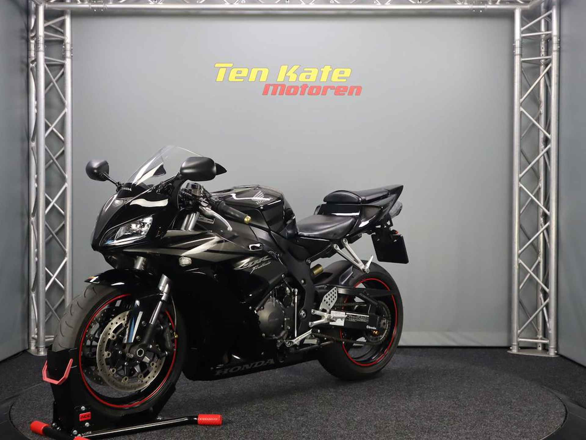 Honda CBR 1000 RR Fireblade - 6/12