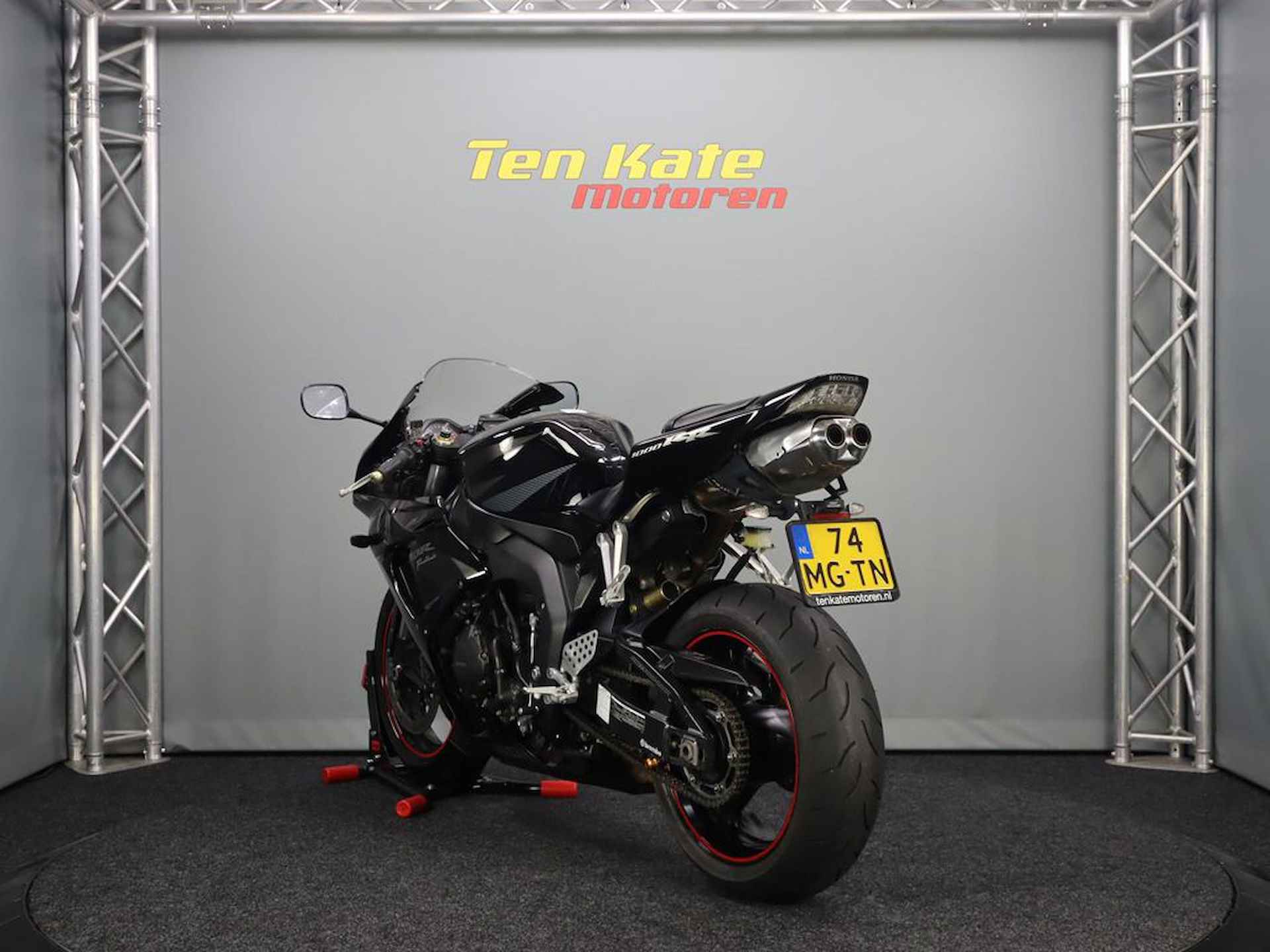 Honda CBR 1000 RR Fireblade - 8/12