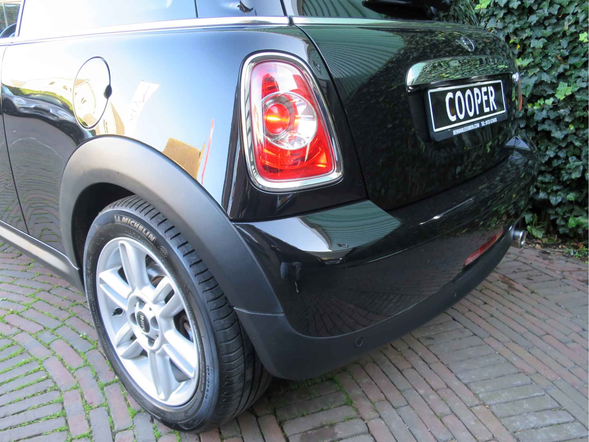 MINI Cooper 1.6 Chili R56 LCI met Pano.dak, Xenon, Navi, HK audio en 16" - 25/45