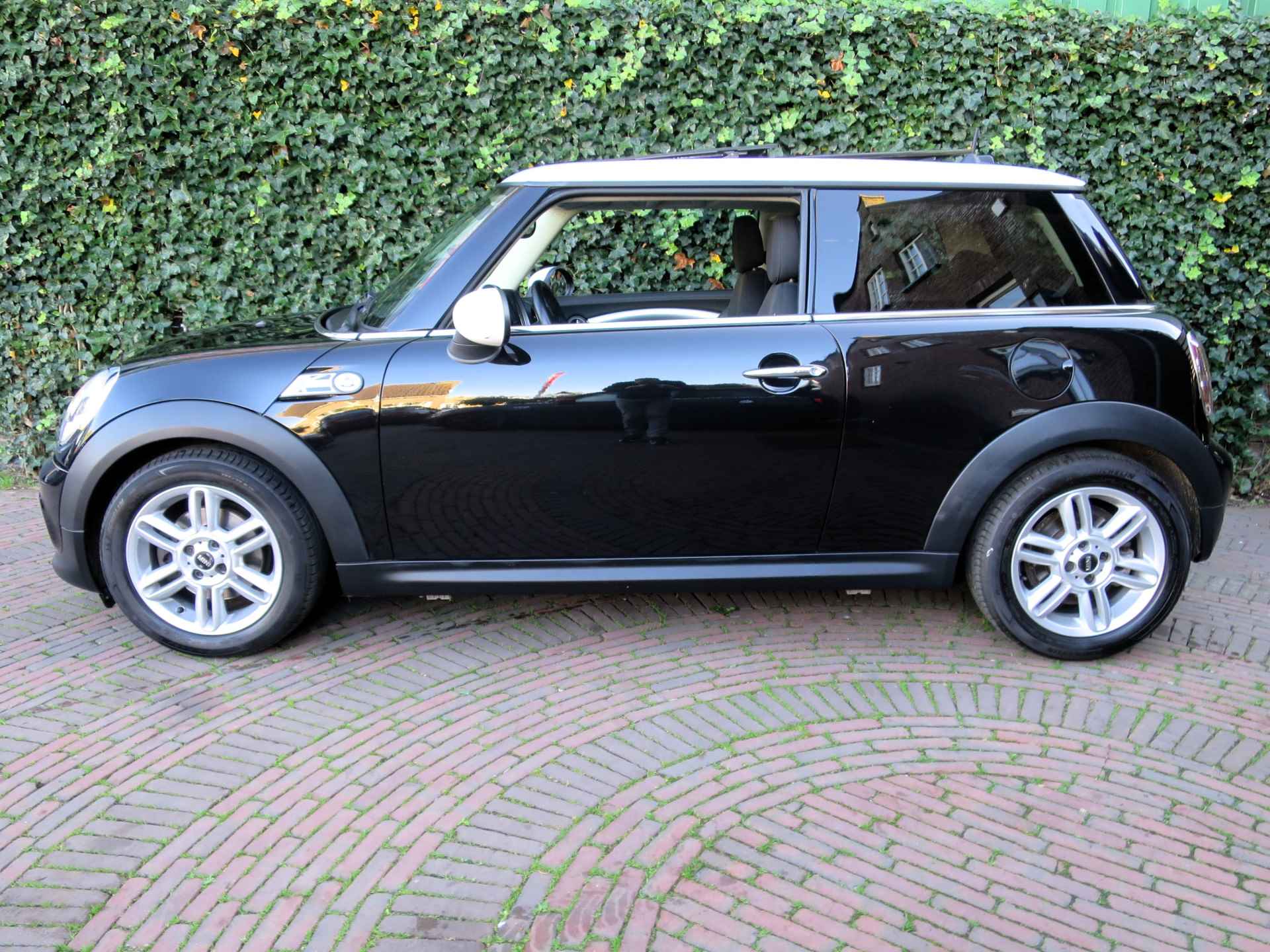 MINI Cooper 1.6 Chili R56 LCI met Pano.dak, Xenon, Navi, HK audio en 16" - 29/45