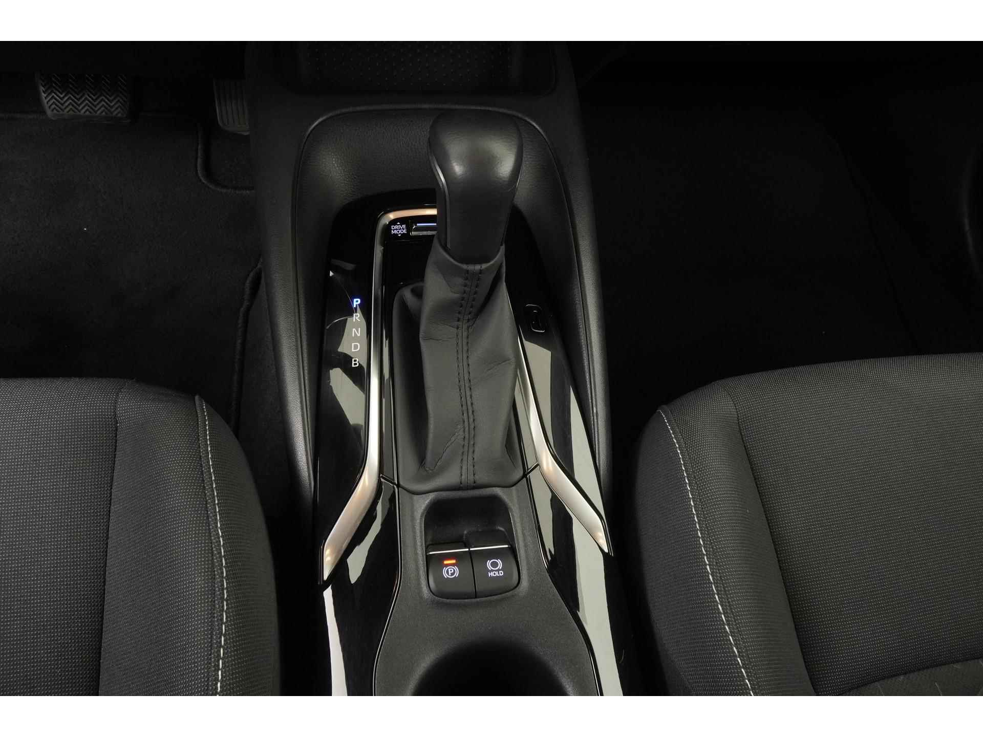 Toyota Corolla Touring Sports 1.8 Hybrid Active | LED | Camera | Carplay | Adapt cruise |  Zondag Open! - 12/39
