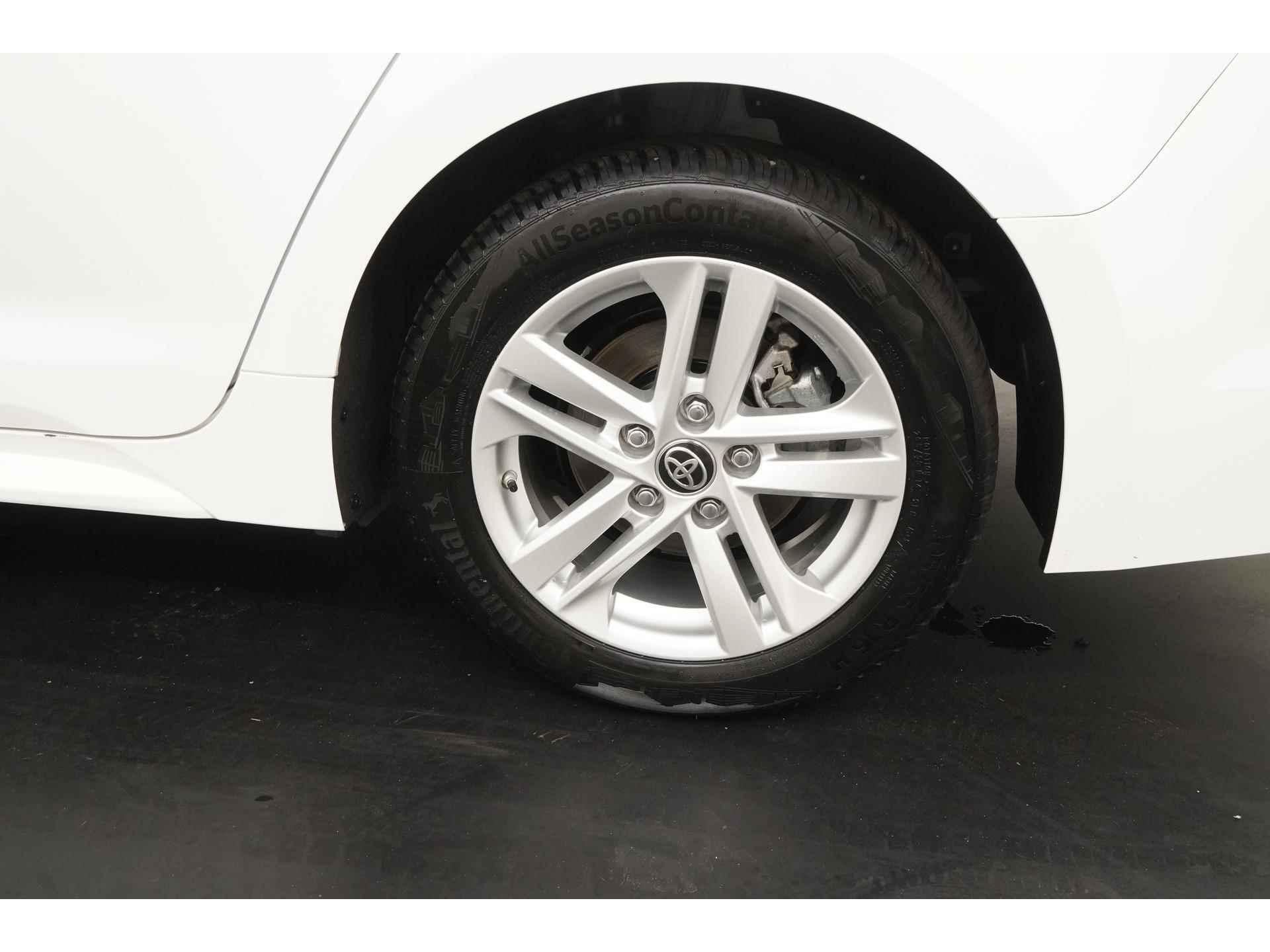 Toyota Corolla Touring Sports 1.8 Hybrid Active | LED | Camera | Carplay | Adapt cruise |  Zondag Open! - 31/39