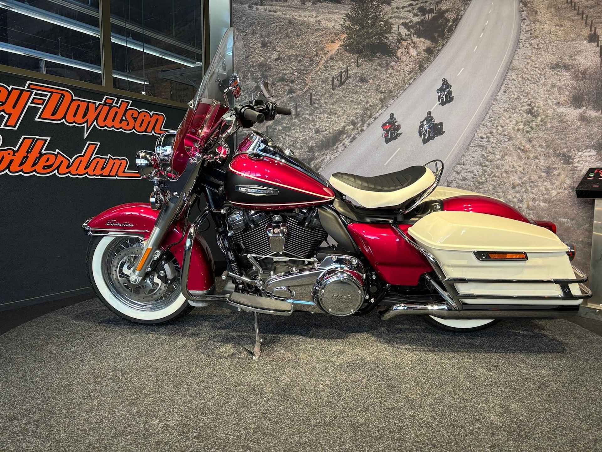 Harley-Davidson FLHFB ELECTRA GLIDE HIGHW KING Custom Color - 3/13