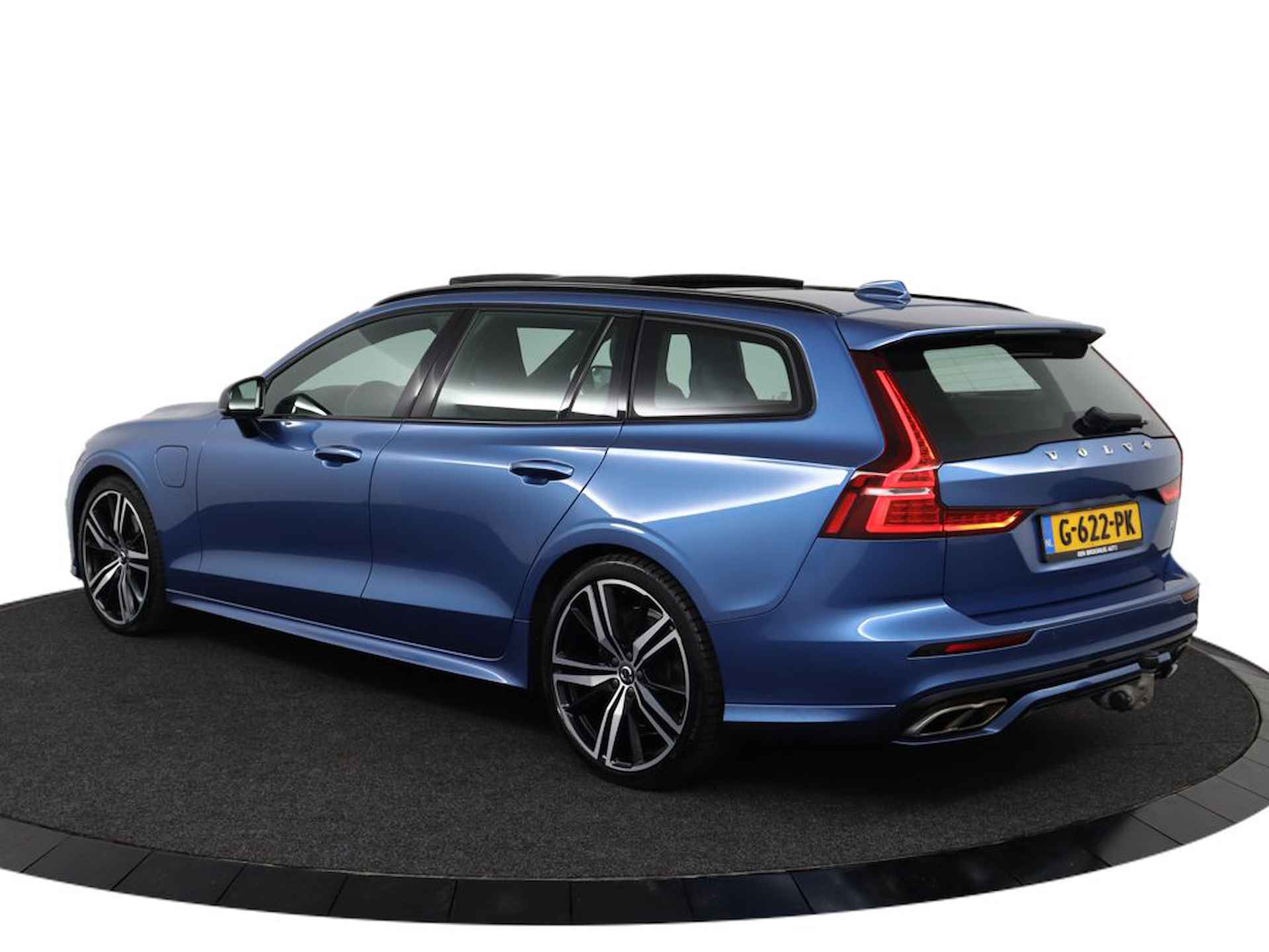 Volvo V60 T8 AWD R-Design | Semi elektrische trekhaak | Elektrisch verstelbare voorstoelen incl. geheugen |Grafisch Head-up Display | Pano Stoel & stuurwielverwarming | Adaptieve cruise control incl. BLIS |Harman Kardon |   DAB+ | Apple Carplay | - 11/67