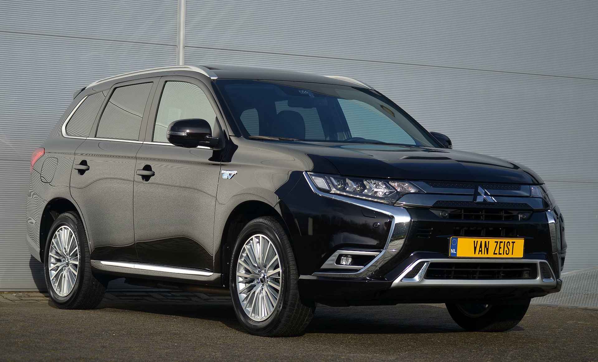 Mitsubishi Outlander PHEV 2.4 INSTYLE 4WD | PLUG IN HYBRID | V2G | FULL OPTIONS | SCHUIFDAK | ADAPTIEF CRUISE | FABRIEKSGARANTIE TOT  23-06-2029* | ALL IN RIJKLAARPRIJS - 13/54