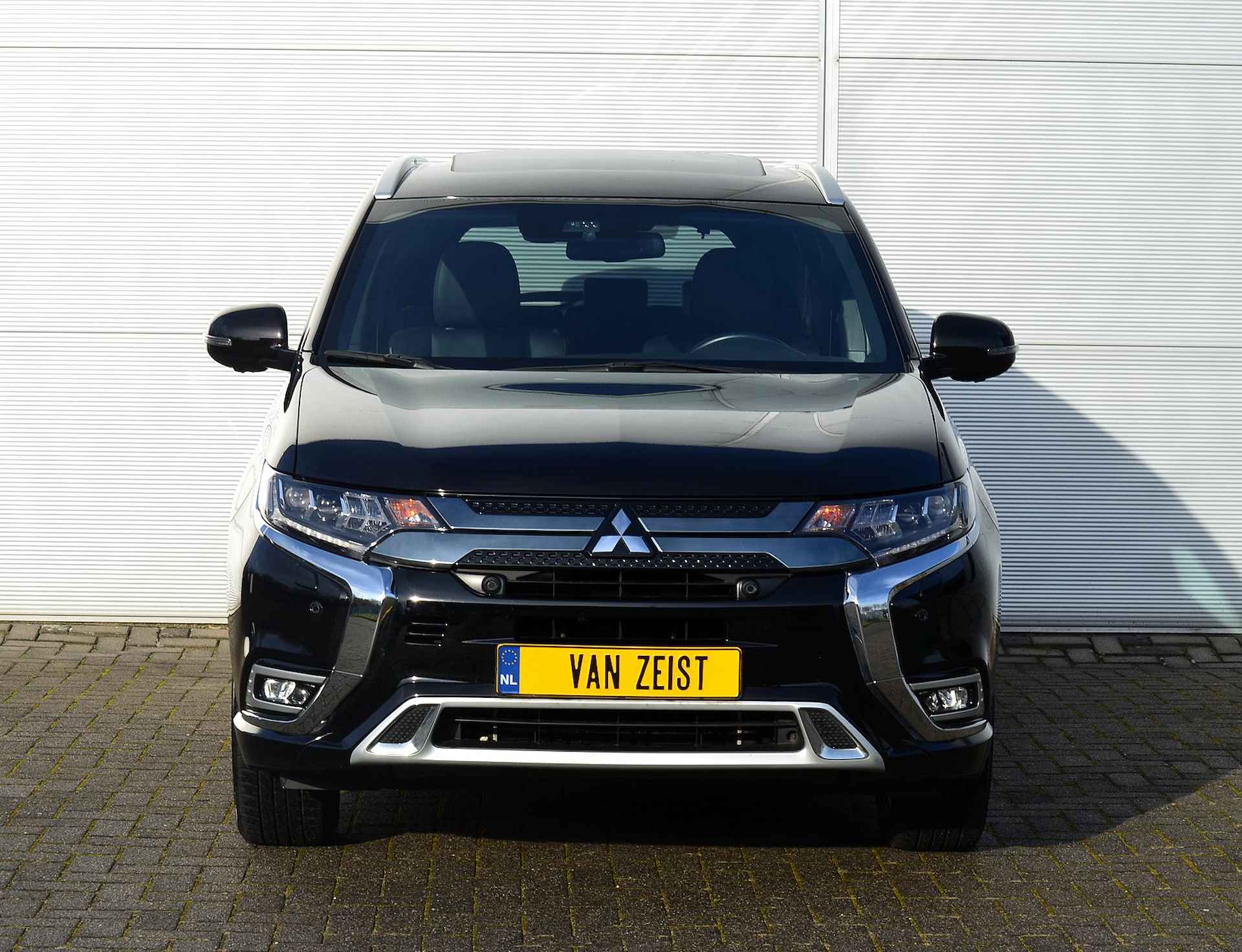 Mitsubishi Outlander PHEV 2.4 INSTYLE 4WD | PLUG IN HYBRID | V2G | FULL OPTIONS | SCHUIFDAK | ADAPTIEF CRUISE | FABRIEKSGARANTIE TOT  23-06-2029* | ALL IN RIJKLAARPRIJS - 15/54