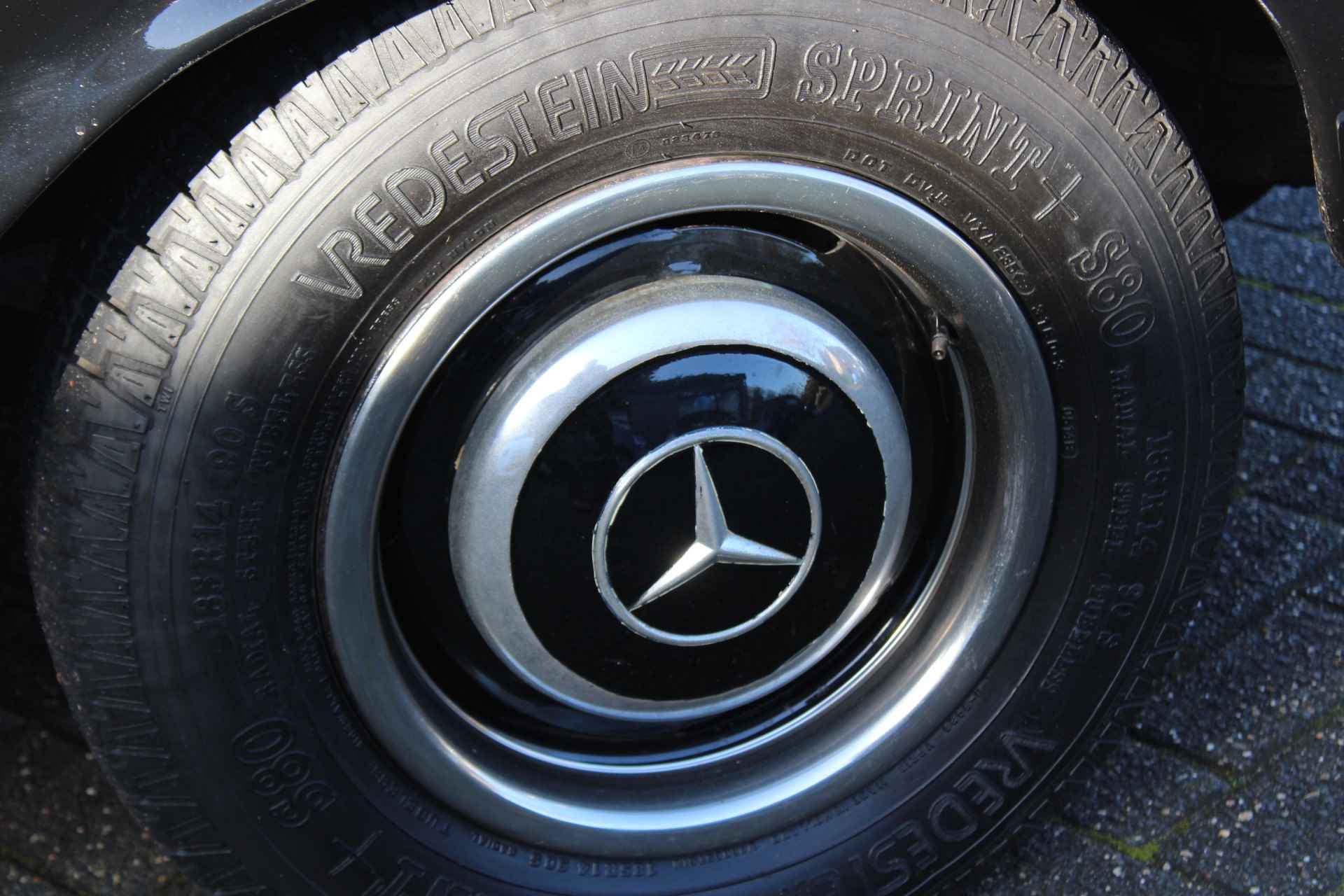 Mercedes-Benz 200-serie 250 S AUTOMATIC 6 CYLINDER / LPG / 1966 / NETTE STAAT! Hemelvaartsdag 9 Mei gesloten ! - 7/22