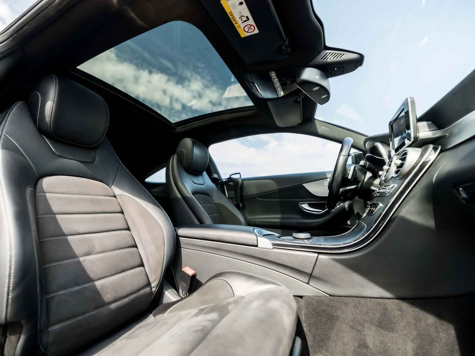 Mercedes-Benz C-Klasse Coupé 180 Edition 1 157Pk Automaat (SCHUIFDAK, NAVIGATIE, STOELVERWARMING, LEDER/ALCANTARA, ZWART HEMEL, SPORTSTOELEN, FLIPPERS, LED KOPLAMPEN, NIEUWE APK, NIEUWSTAAT) - 8/32