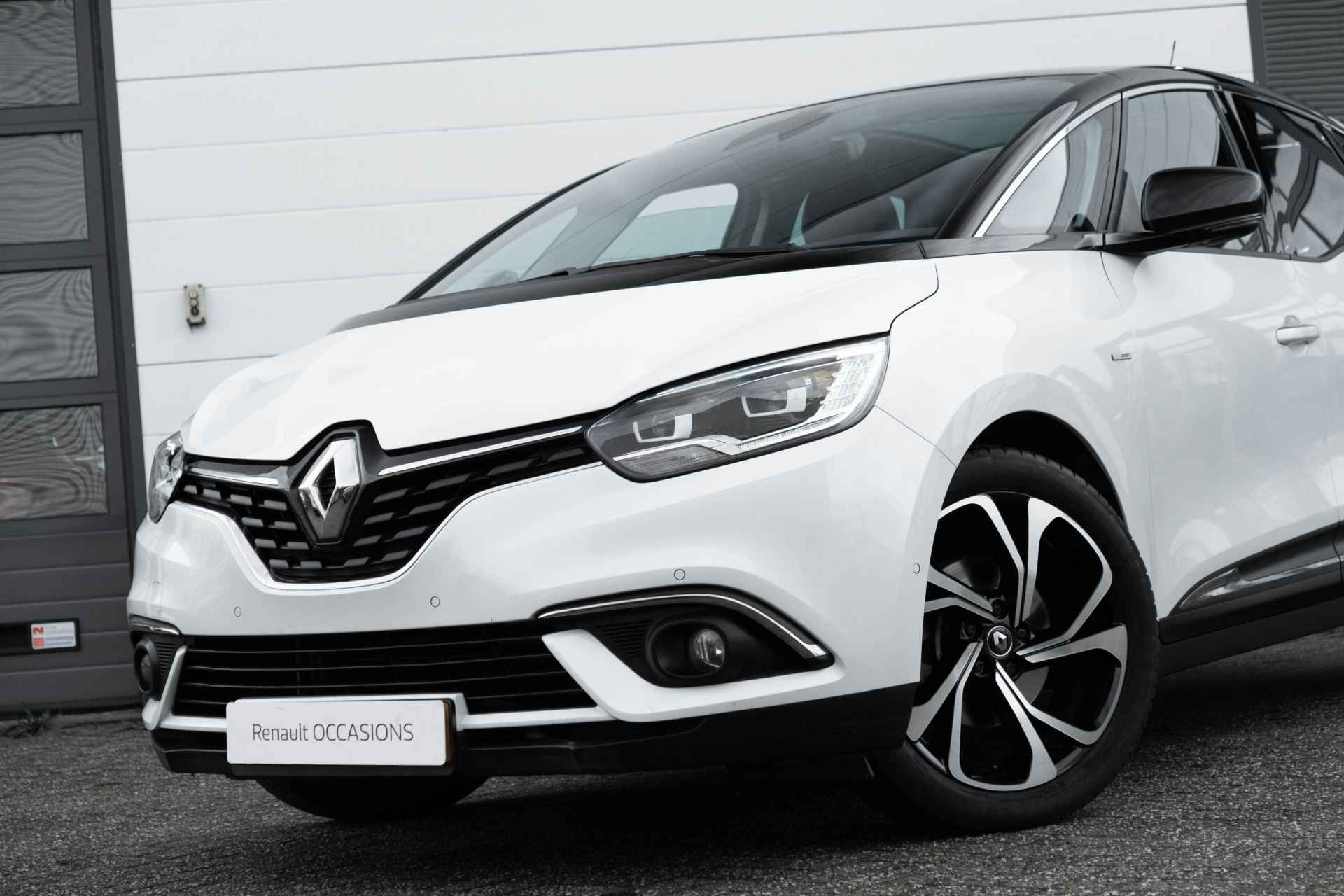 Renault Scénic 1.3 TCe 140 PK Bose uitvoering | Automaat | Trekhaak | 1800 KG aanhangergewicht | Camera achter | Wit metallic | | incl. Bovag rijklaarpakket met 12 maanden garantie | - 18/64