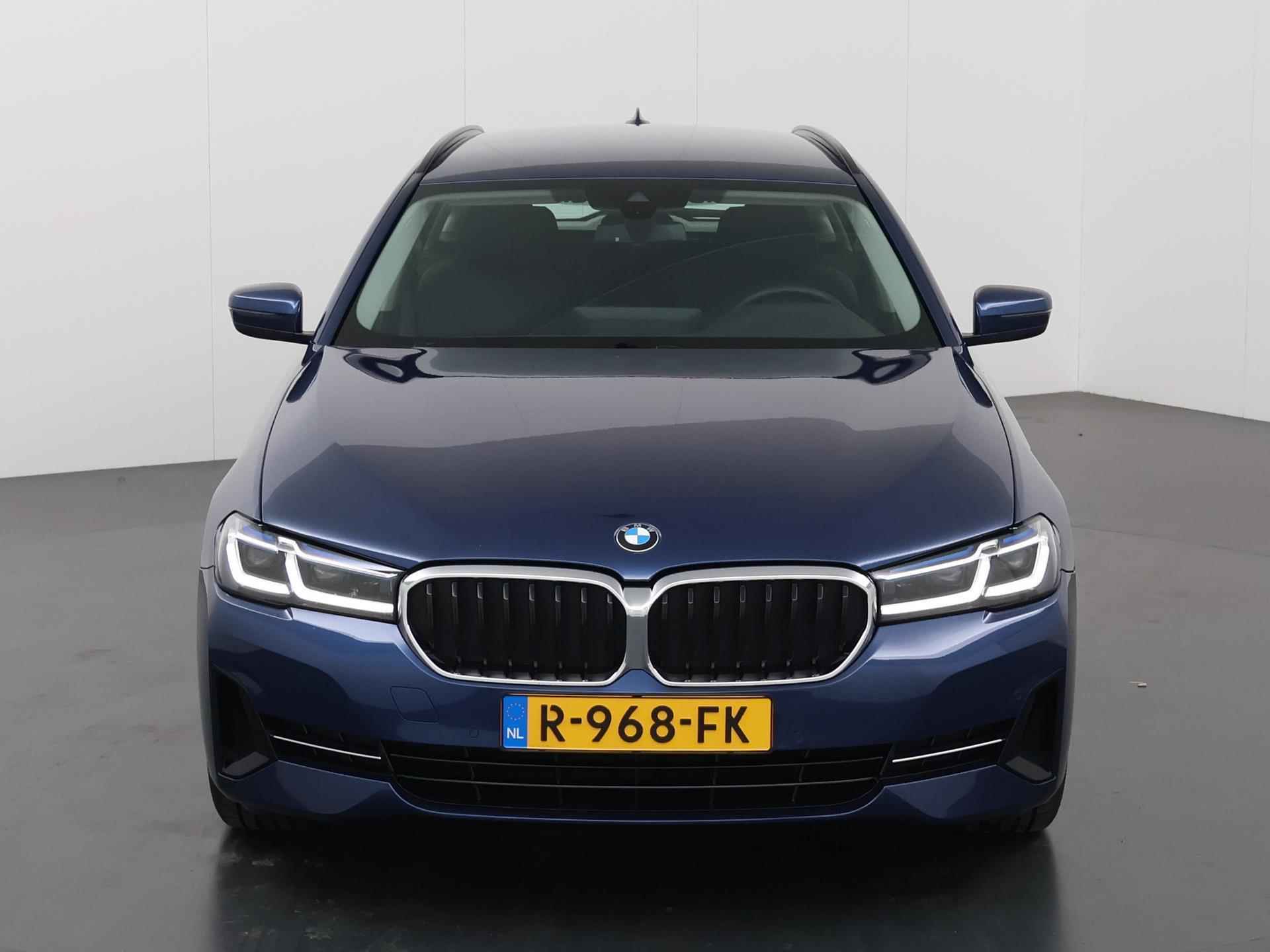 BMW 5-serie Touring 520i High Executive | Laserlight LED koplampen | Trekhaak | Navigatie | Stoelverwarming | Digitaal dashboard | Lederen Interieur | Comfort zetels + Geheugen | PDC | - 4/53