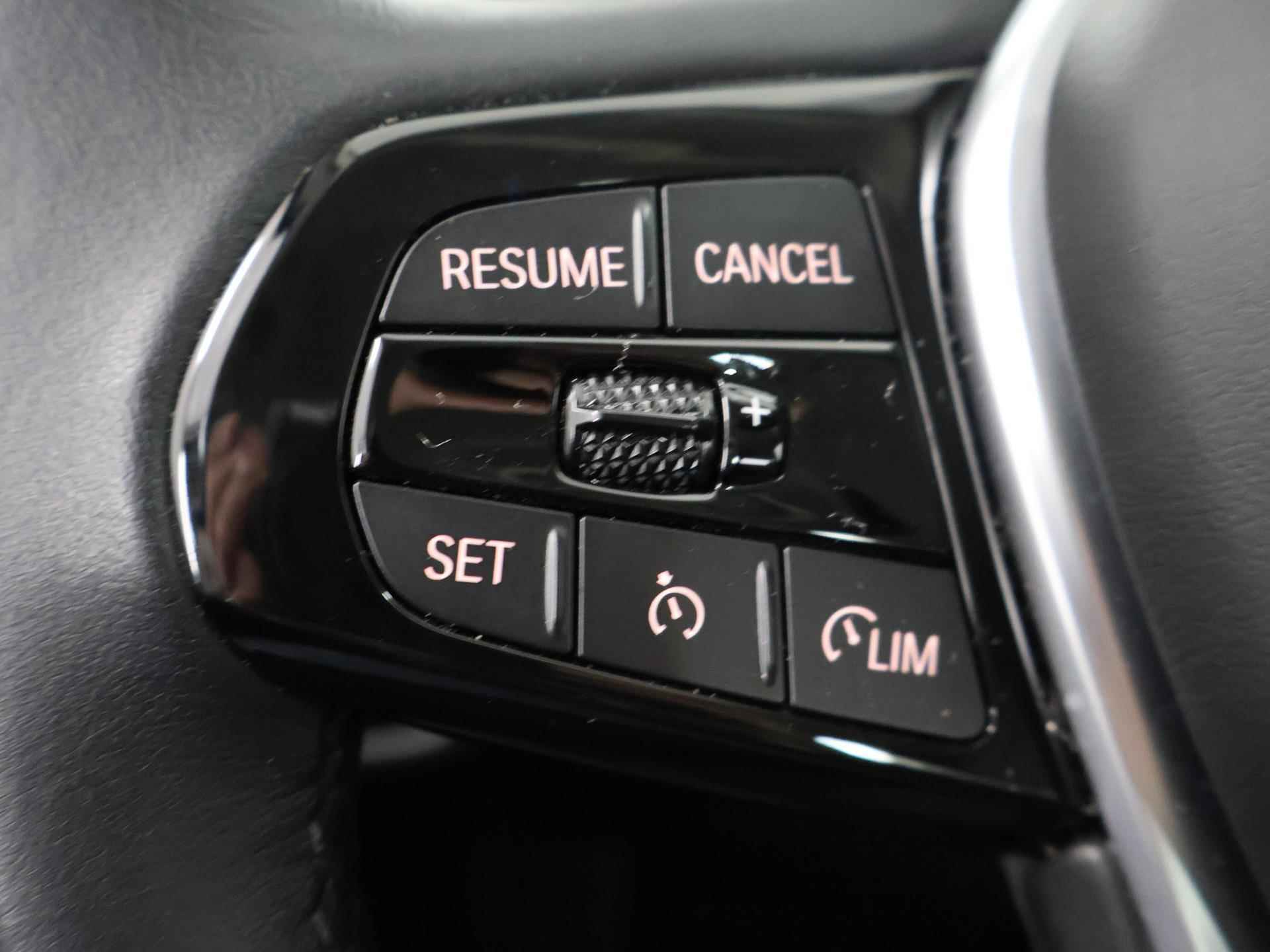 BMW 5-serie Touring 520i High Executive | Laserlight LED koplampen | Trekhaak | Navigatie | Stoelverwarming | Digitaal dashboard | Lederen Interieur | Comfort zetels + Geheugen | PDC | - 39/53