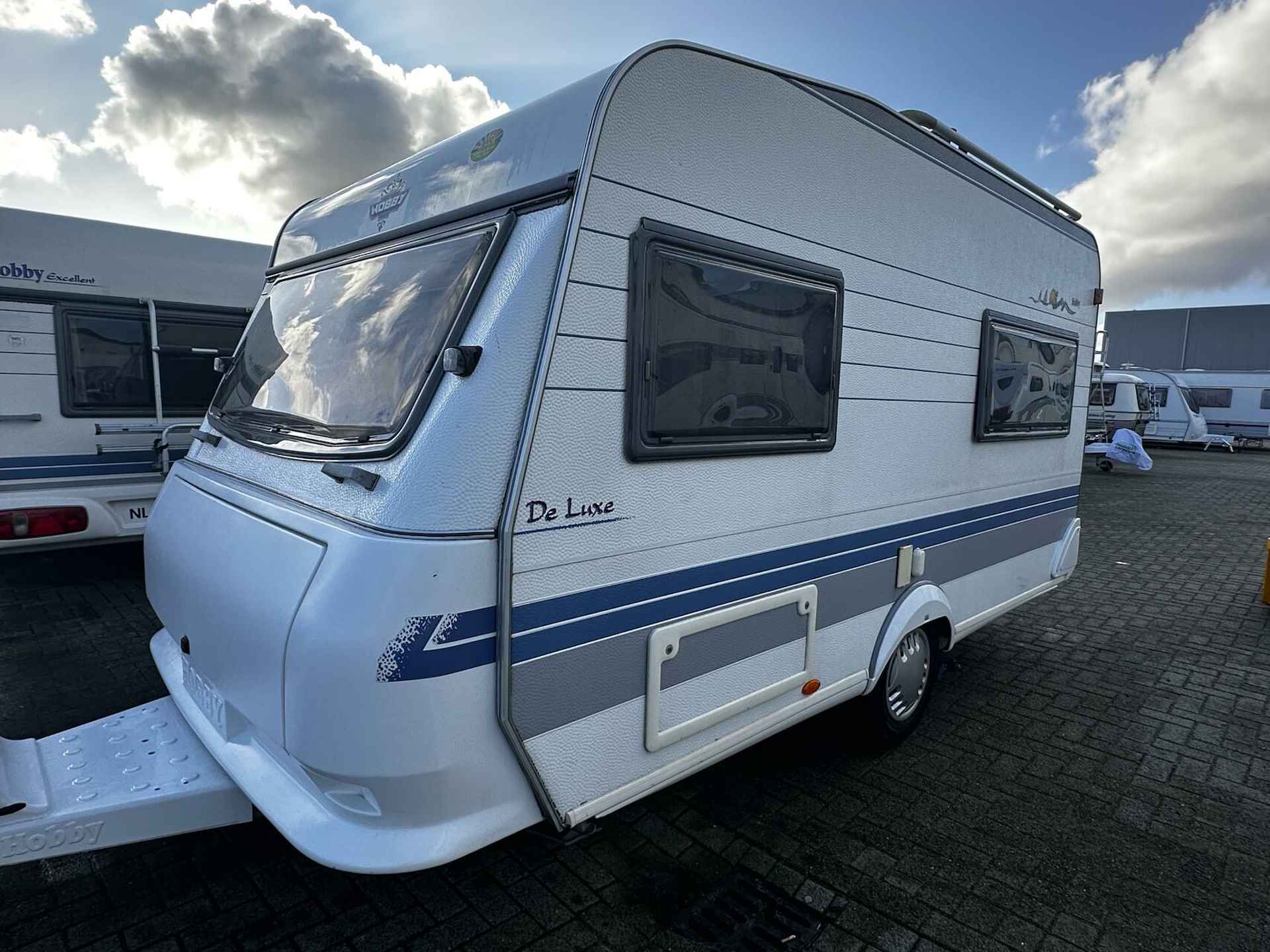 Hobby 400 SF DE LUXE DWARSBED,TOILET,TREINZIT, FIETSENDRAGER - 5/21