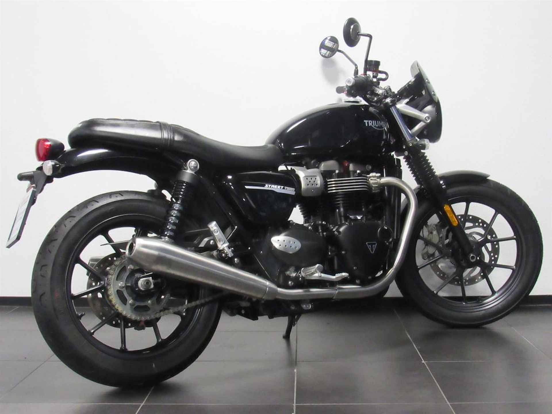 Triumph STREET TWIN - 6/15