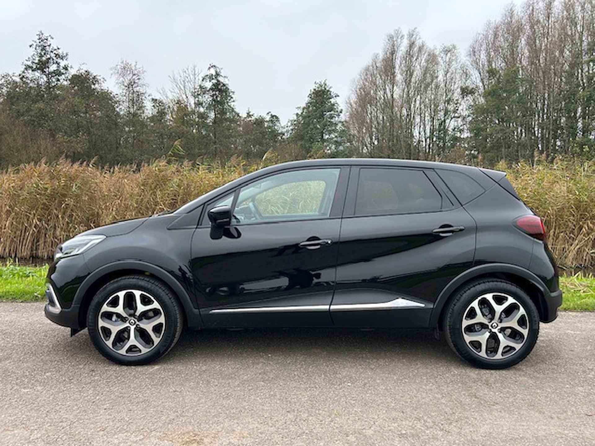 Renault Captur TCe 150pk EDC Intens | Trekhaak | Navigatie | Climate control | Pdc | Lm velgen | Cruise control | NAP | Rijklaar prijs! - 3/24