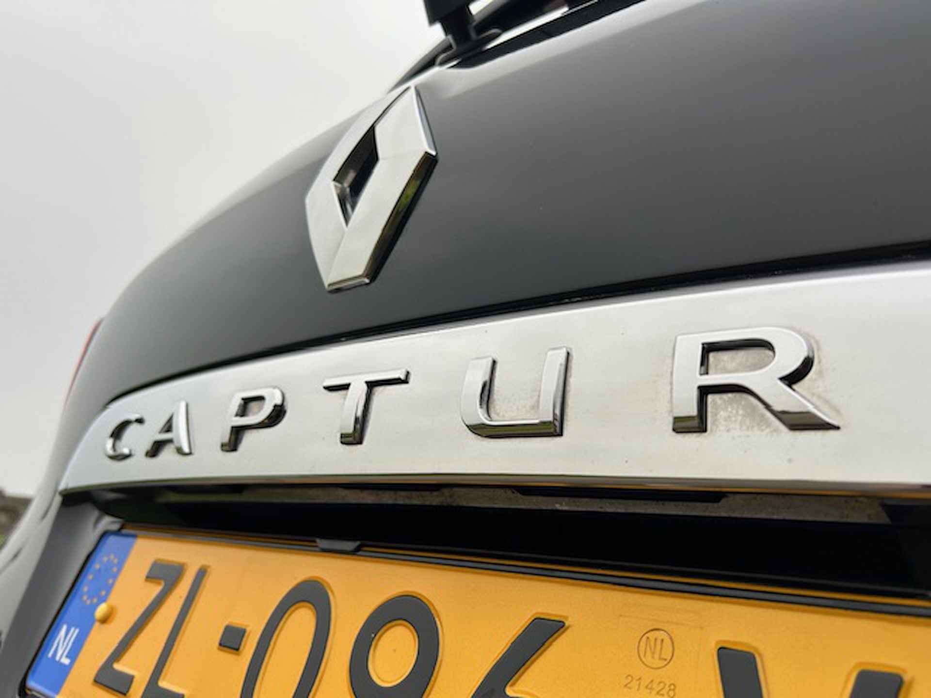 Renault Captur TCe 150pk EDC Intens | Trekhaak | Navigatie | Climate control | Pdc | Lm velgen | Cruise control | NAP | Rijklaar prijs! - 8/24