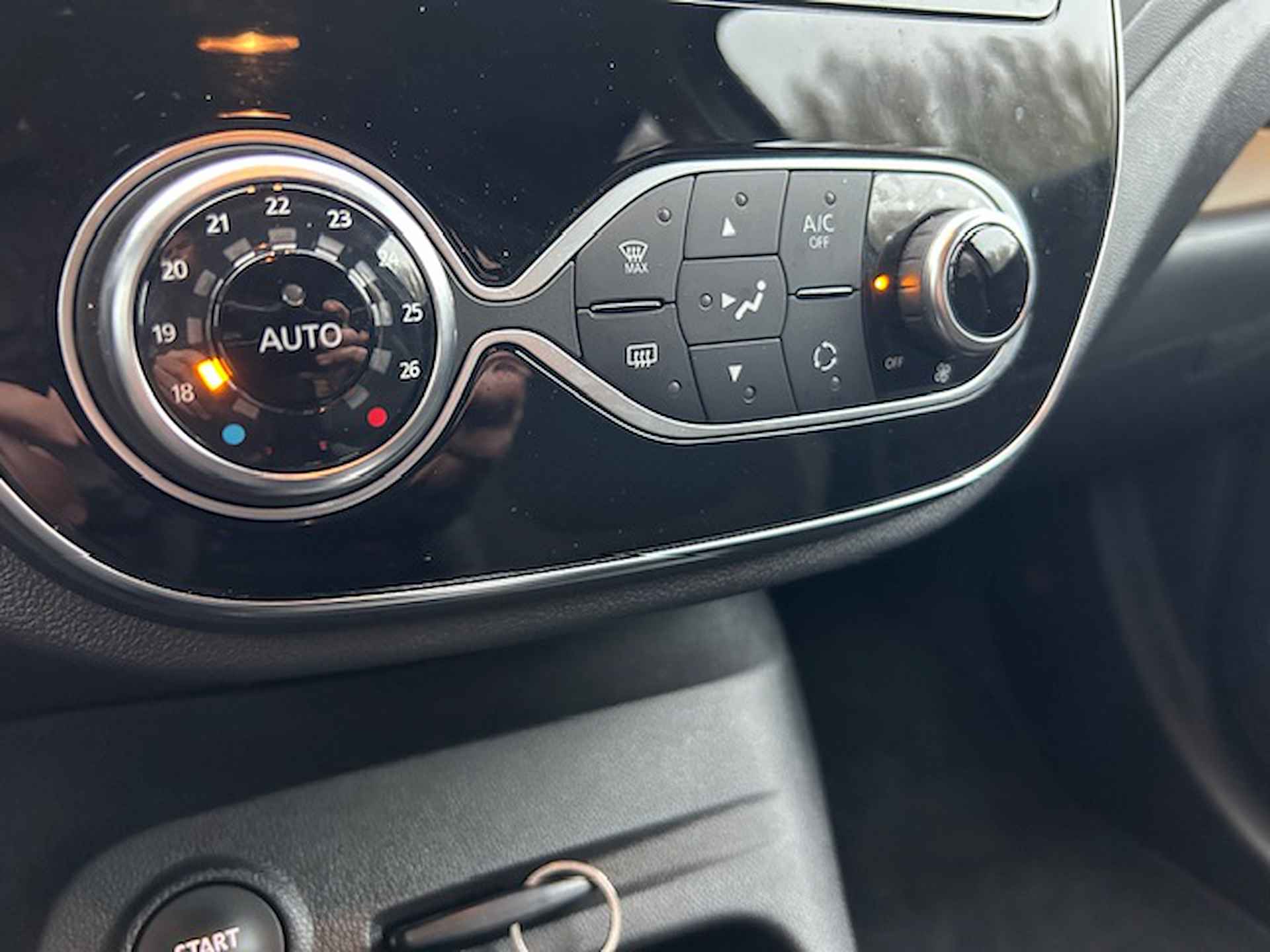 Renault Captur TCe 150pk EDC Intens | Trekhaak | Navigatie | Climate control | Pdc | Lm velgen | Cruise control | NAP | Rijklaar prijs! - 18/24