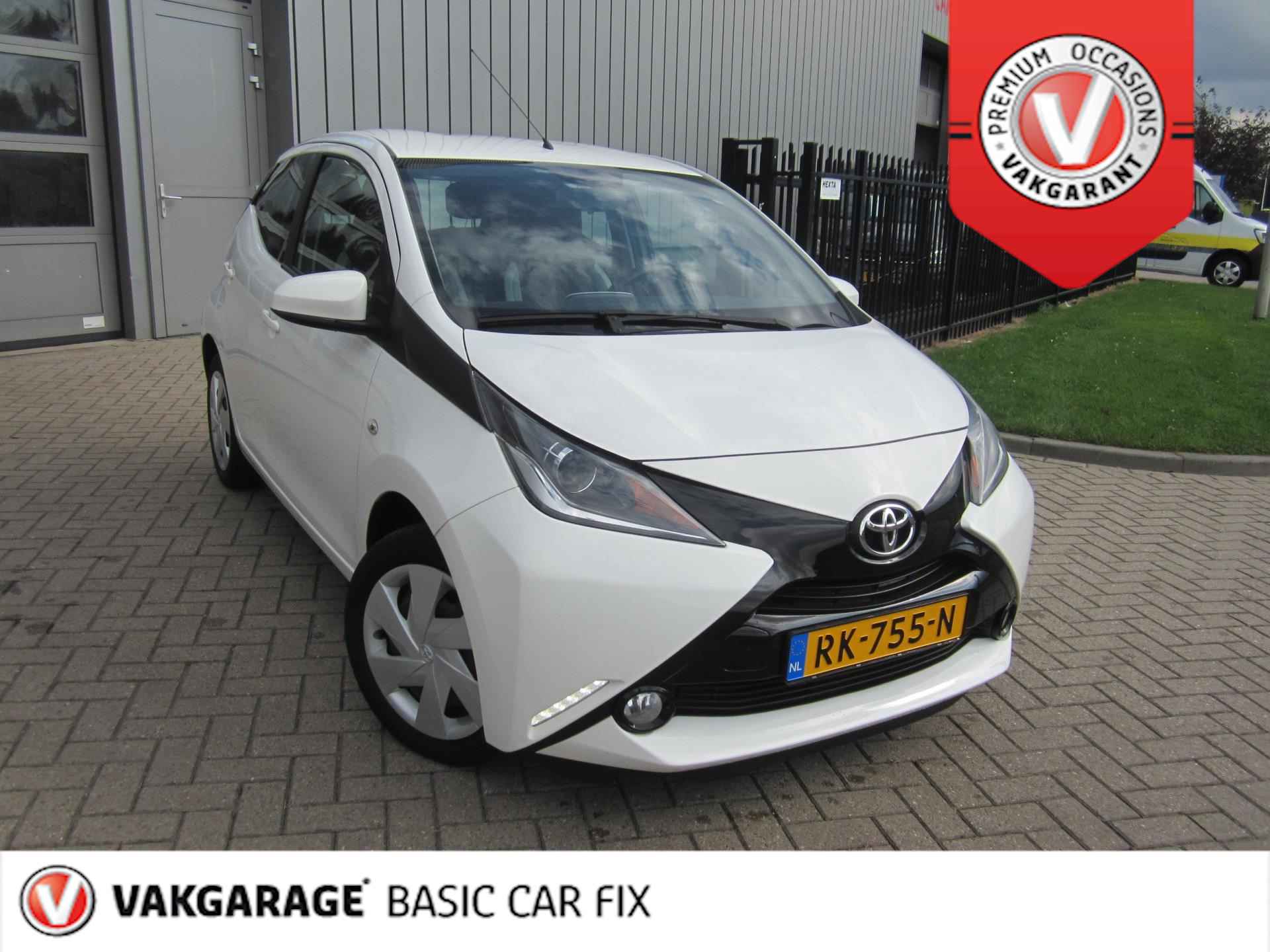 Toyota Aygo 1.0 VVT-i x-play Navi, Airco, CPV - 3/34