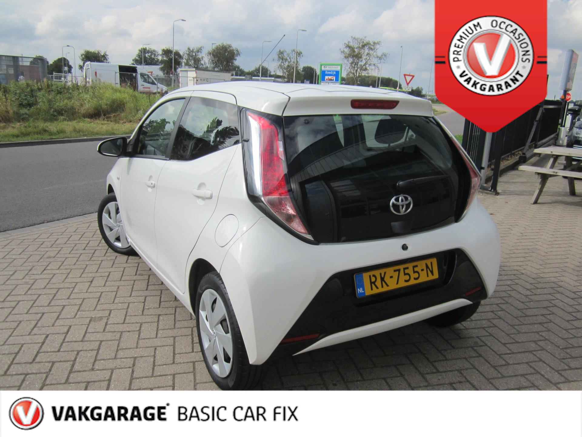 Toyota Aygo 1.0 VVT-i x-play Navi, Airco, CPV - 4/34