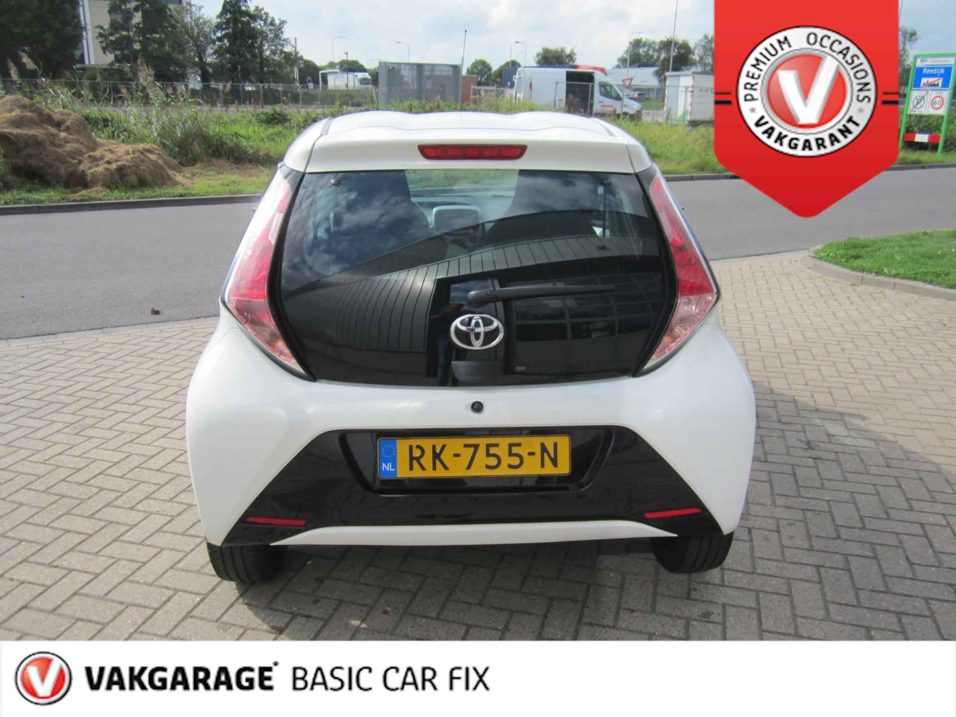 Toyota Aygo 1.0 VVT-i x-play Navi, Airco, CPV - 5/34