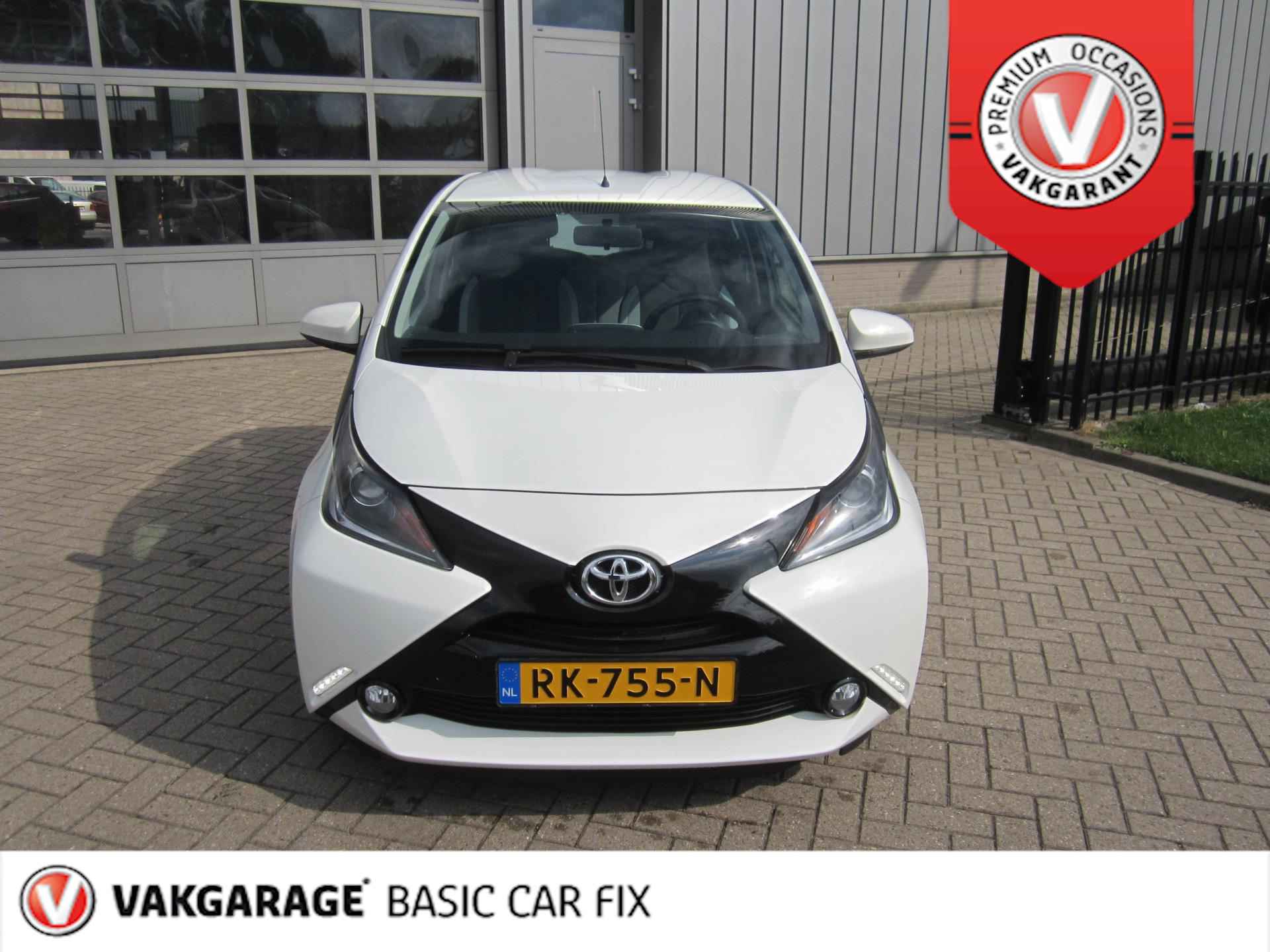 Toyota Aygo 1.0 VVT-i x-play Navi, Airco, CPV - 7/34