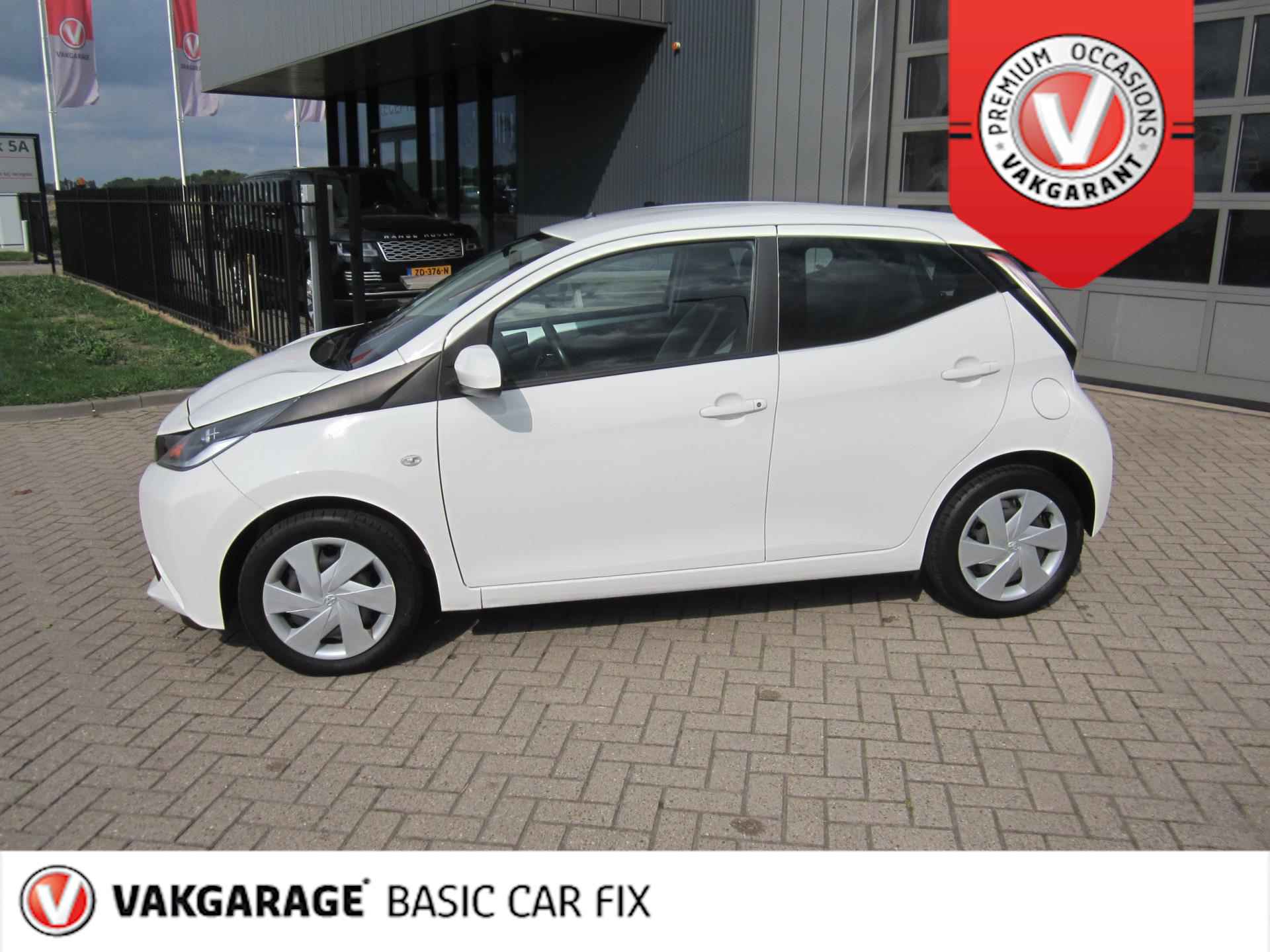 Toyota Aygo 1.0 VVT-i x-play Navi, Airco, CPV - 9/34