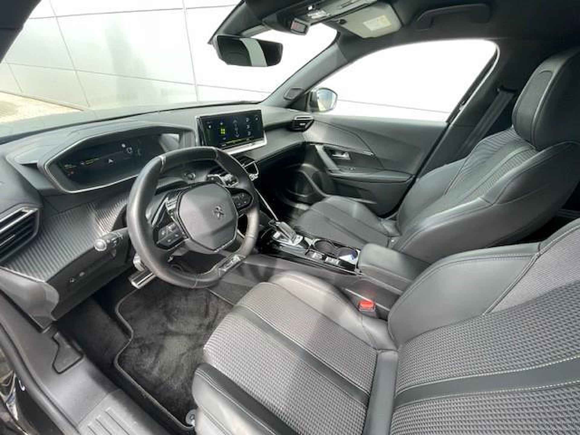 Peugeot e-2008 EV GT 136PK 50 kWh | Subsidie €2.000,- | Pano.Dak | Navigatie | Stoelverwarming| Keyless Entry l Camera | 1e eigenaar - 8/16