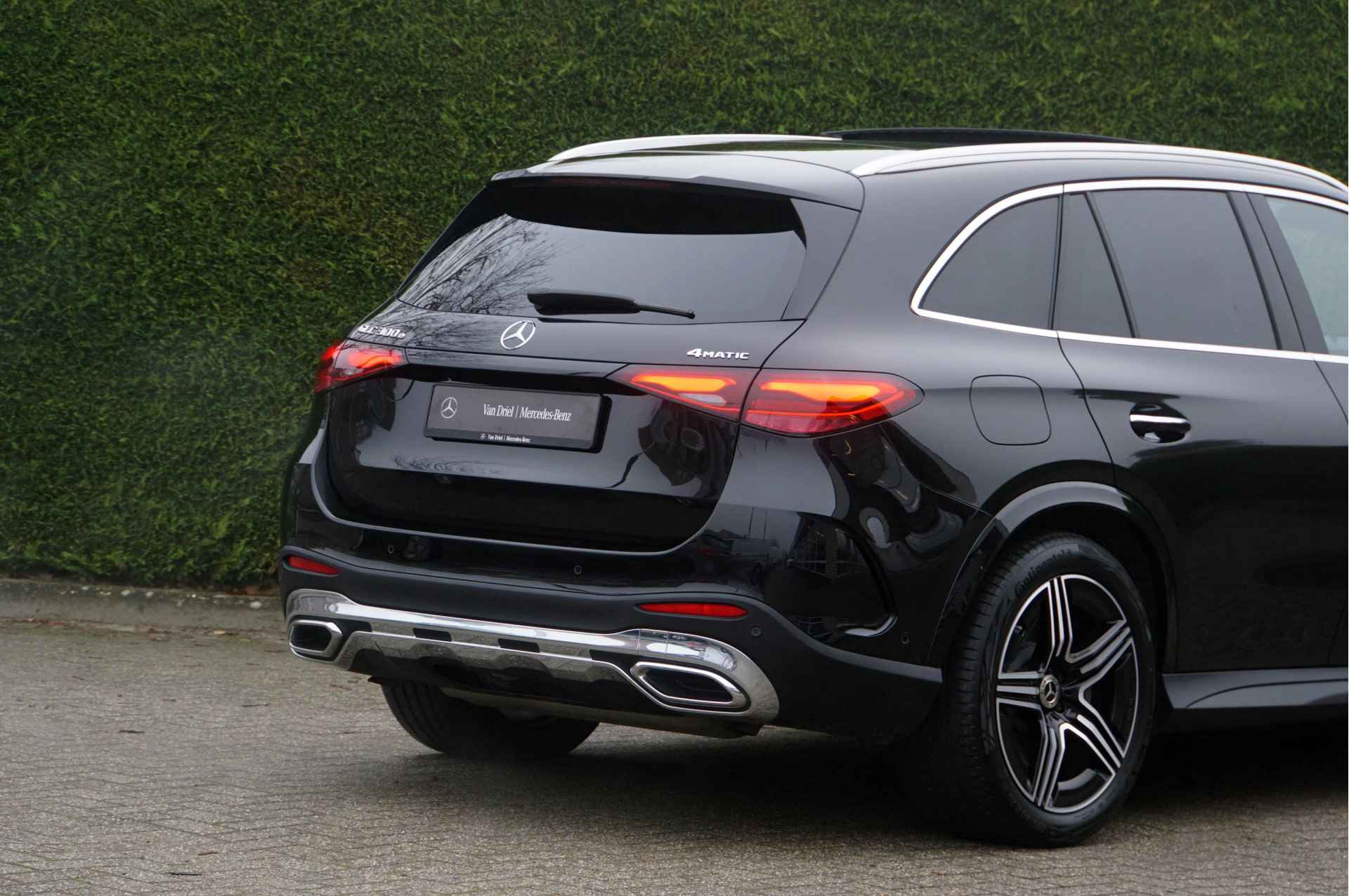 Mercedes-Benz GLC 300 e 4MATIC AMG Line | Achterasbesturing Luchtvering Trekhaak Distronic Memory Burmester - 47/49