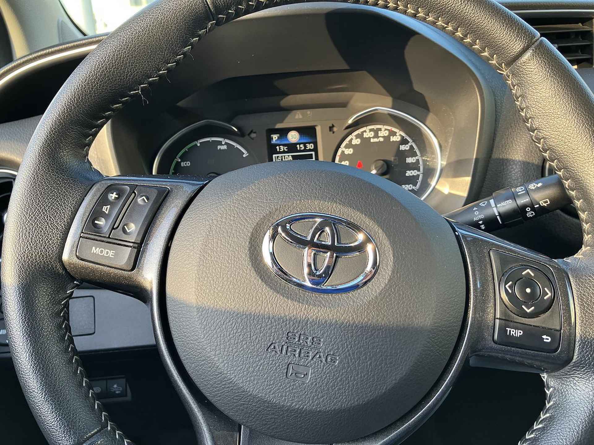 Toyota Yaris 1.5 HYBRIDE DYNAMIC - 11/11