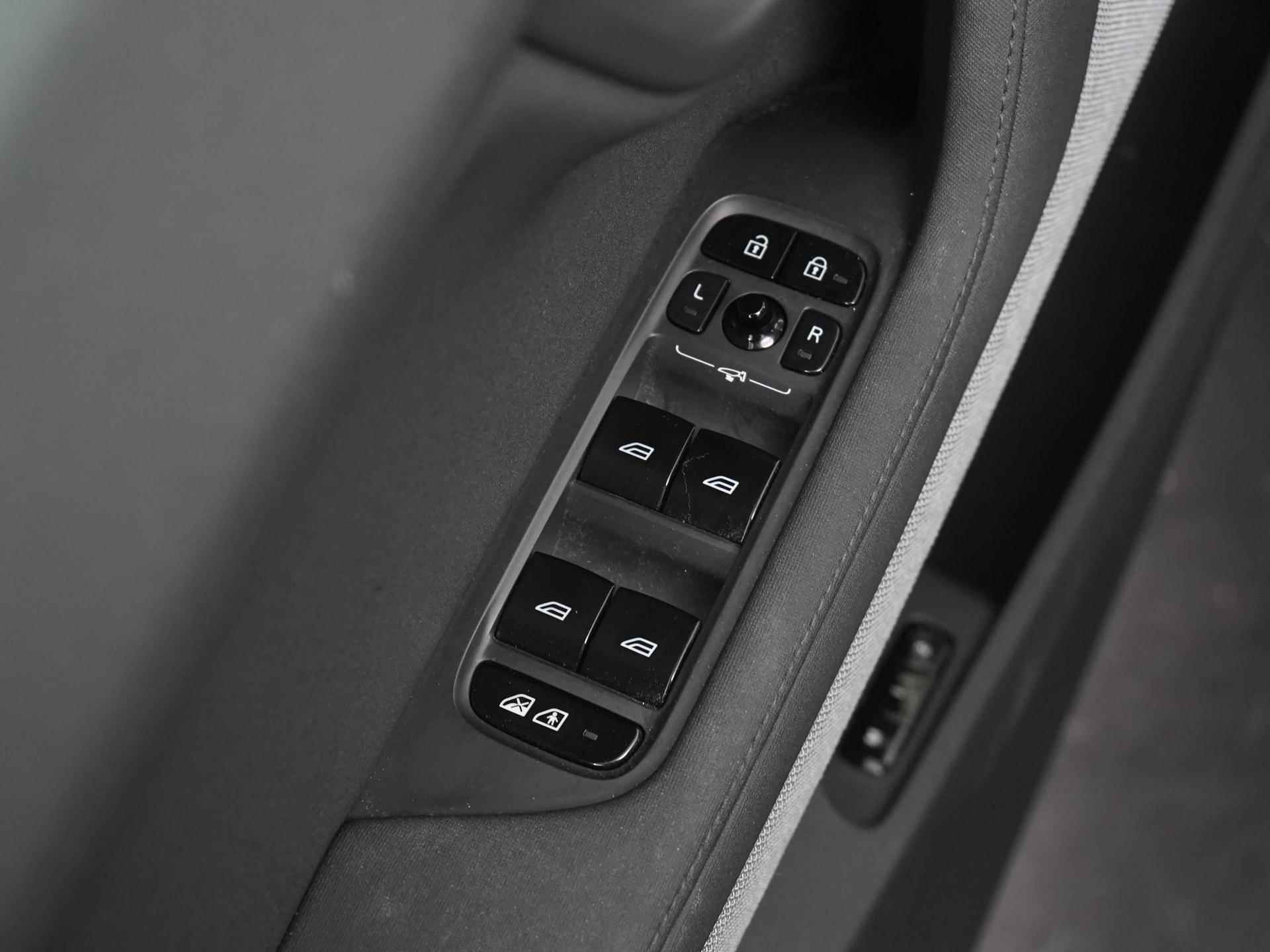 Polestar 2 Standard Range | Camera | Elek achterklep | High Performance Sound | Zondag Open! - 36/42