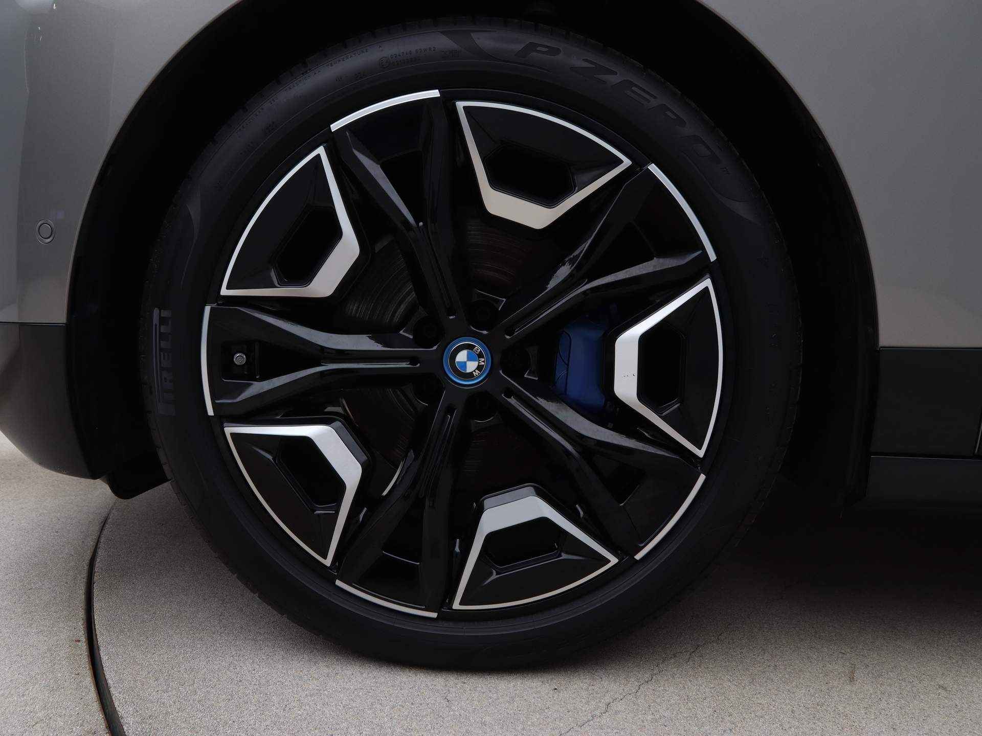 BMW iX xDrive40 High Executive 77 kWh - 20/27