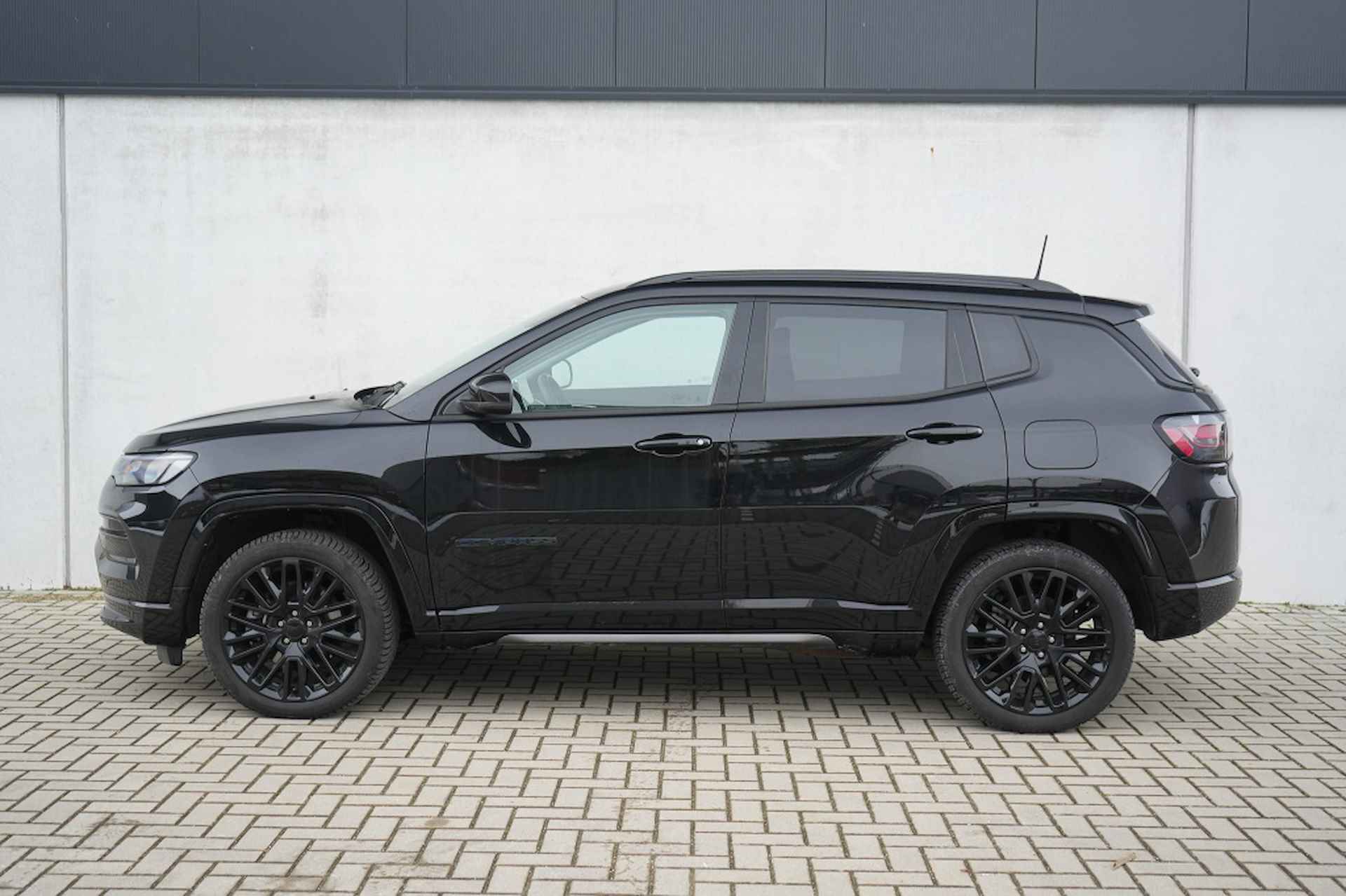 Jeep Compass  4xe 240 PK Hybrid S | Leder | Navi | Winter | Camera | 19" - 9/34