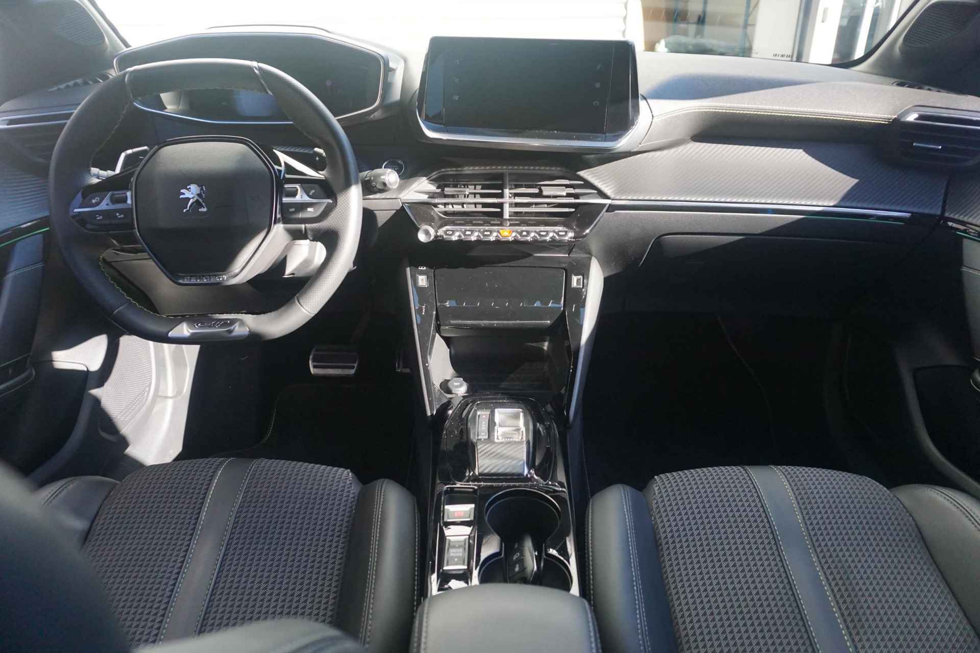 Peugeot 208 1.2 TURBO GT AUTOMAAT | Navigatie Pro | Climate control | Carplay | Camera | - 19/60