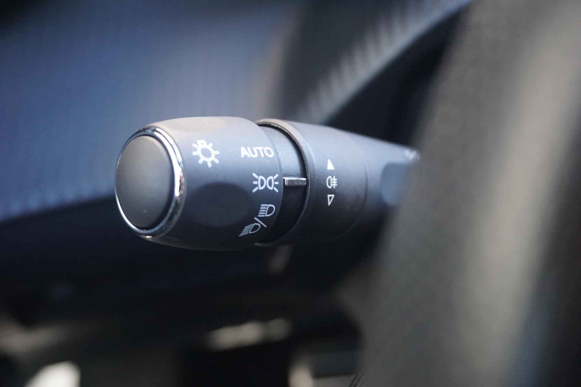 Peugeot 208 1.2 TURBO GT AUTOMAAT | Navigatie Pro | Climate control | Carplay | Camera | - 35/60