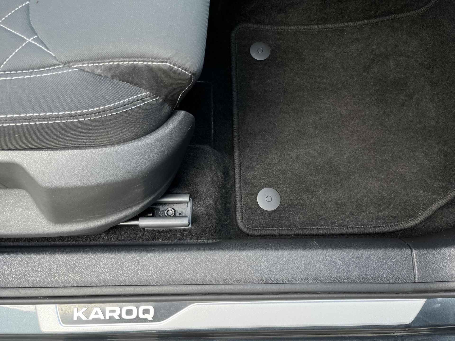 Skoda Karoq 1.5 TSI ACT Sportline Business | Navi/Virtual/Adapt. Cruise/19"/Camera/Apple Carplay-Android Auto - 26/78