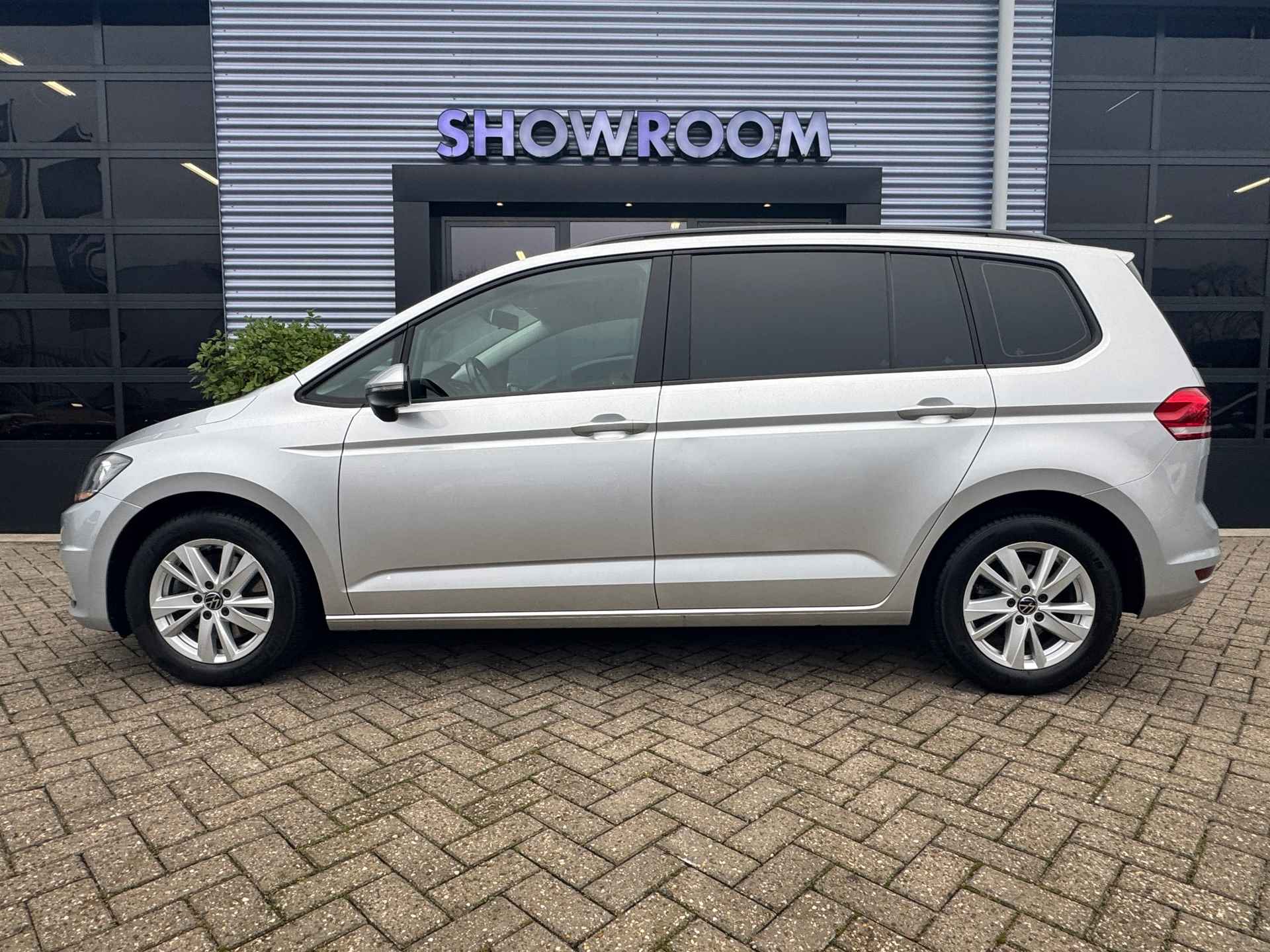 Volkswagen TOURAN 1.5 TSI Comfortline Business 7p 150PK| Elektrische Trekhaak|Apple carplay|Cruise - 3/33