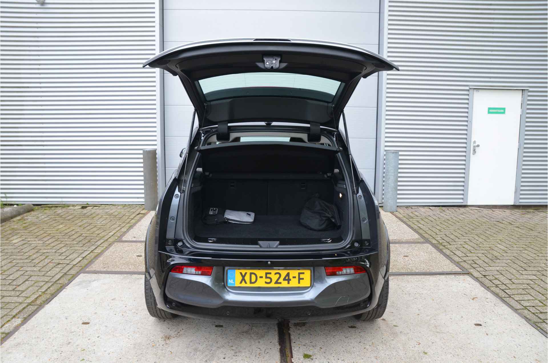 BMW i3 S 120Ah 42 kWh Pano, 20" nw banden, MARGE rijklaar prijs - 28/30
