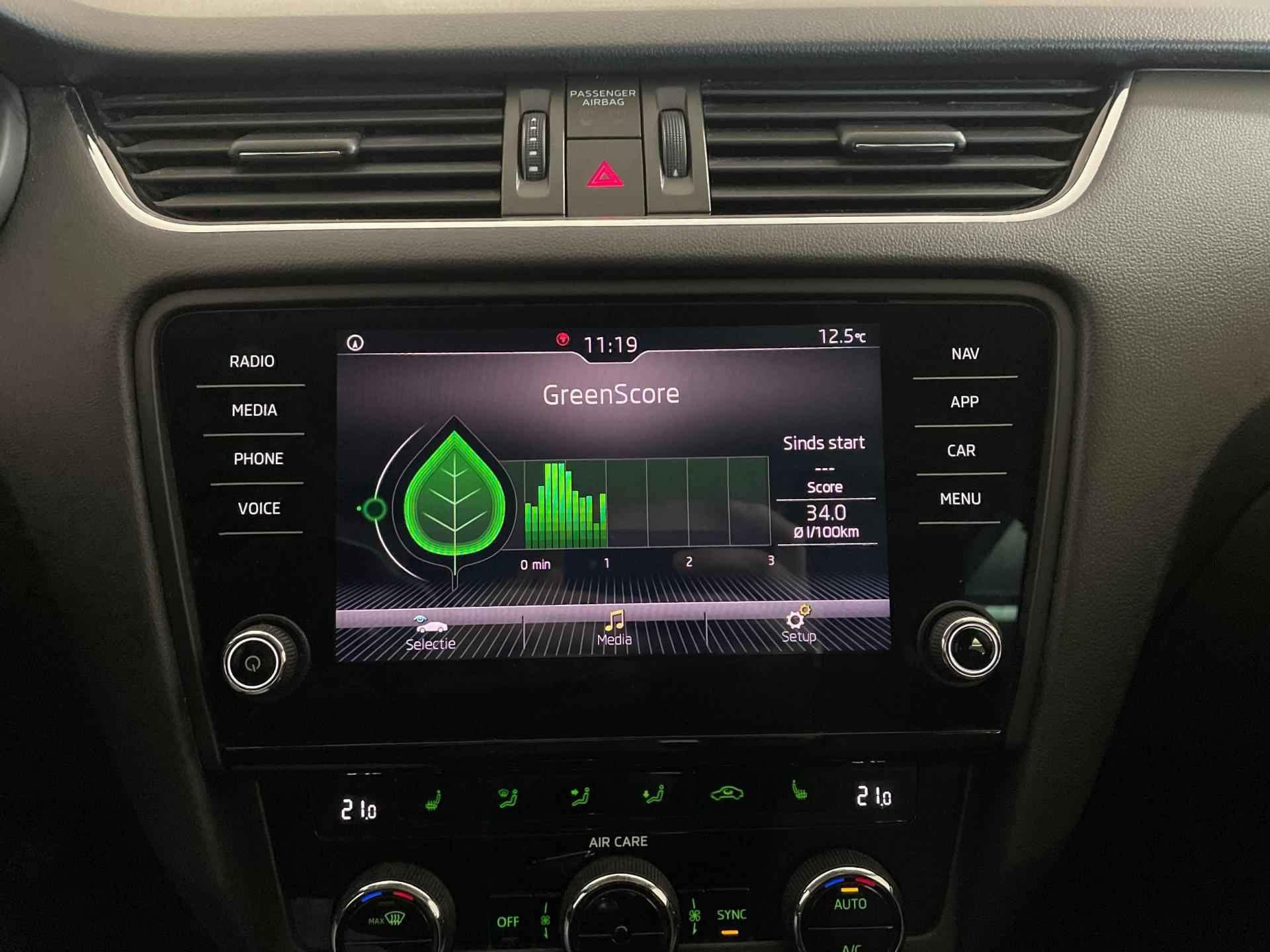 Skoda Octavia Combi 1.6 TDI Greentech Ambition Business AIRCO NAVI CRUISE APPLE CARPLAY STOELVERW VELGEN PRIVACYGL ZEER NETTE AUTO - 31/47