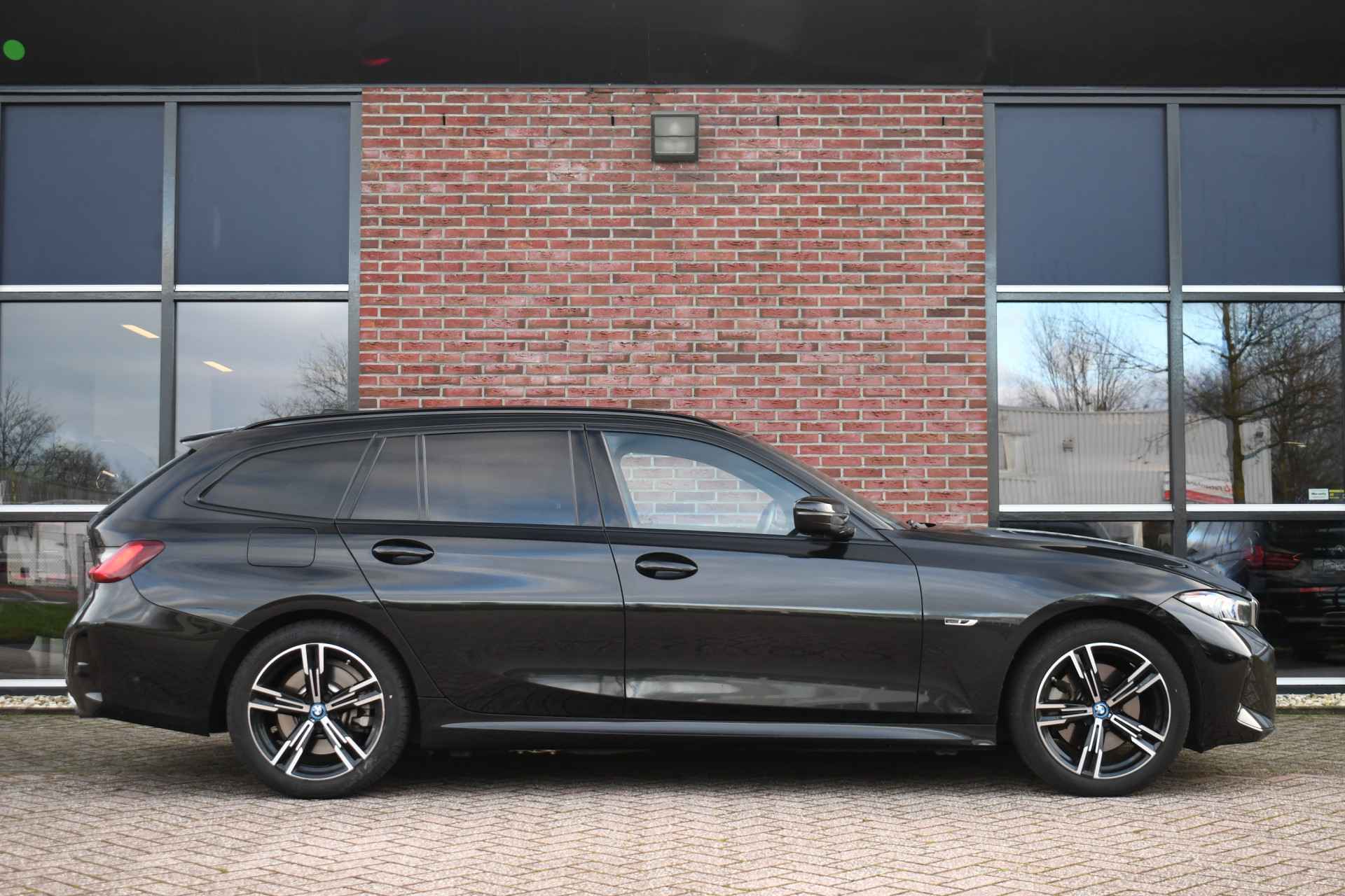 BMW 3 Serie Touring 330e M-Sport ACC el-Trekh HiFi Shadowline - 26/35