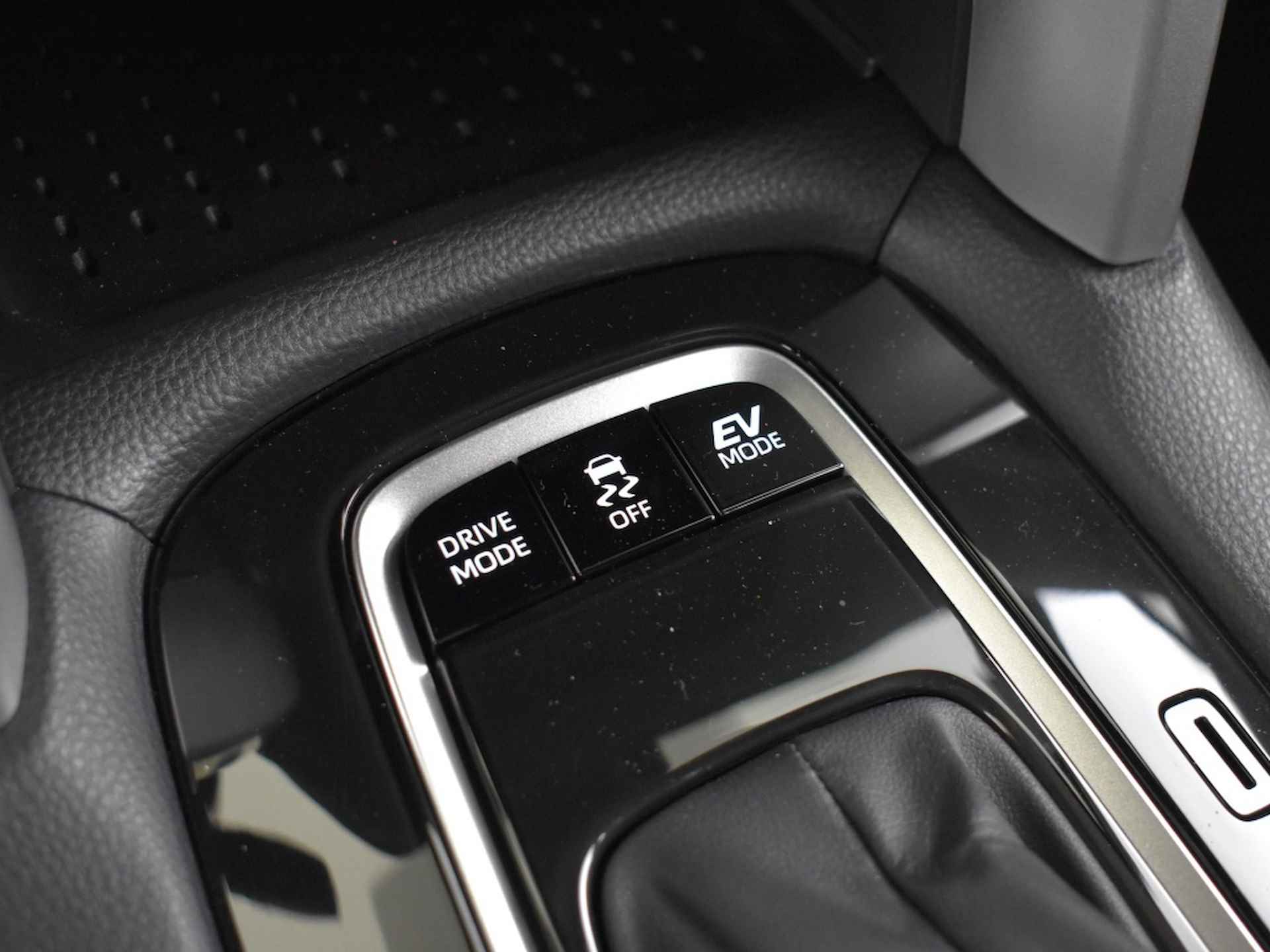 Toyota Corolla Cross 1.8 Hybrid Active | Nieuw en direct leverbaar - 23/32