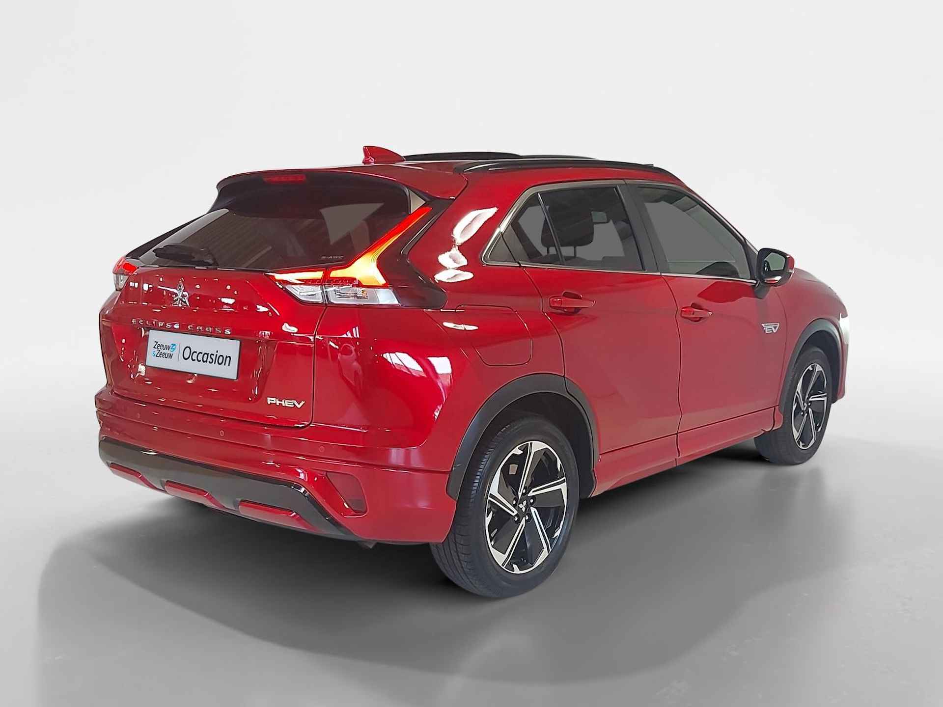 Mitsubishi Eclipse Cross 2.4 PHEV Instyle | Schuif/Kanteldak | 360-Camera | Parkeersensoren | Dodehoekdetectie | Elektrische stoelen | Stuurverwarming | Stoel verwarming voor/achter | Navigatie | Apple Carplay/Android auto | Adaptive cruise control | - 6/51