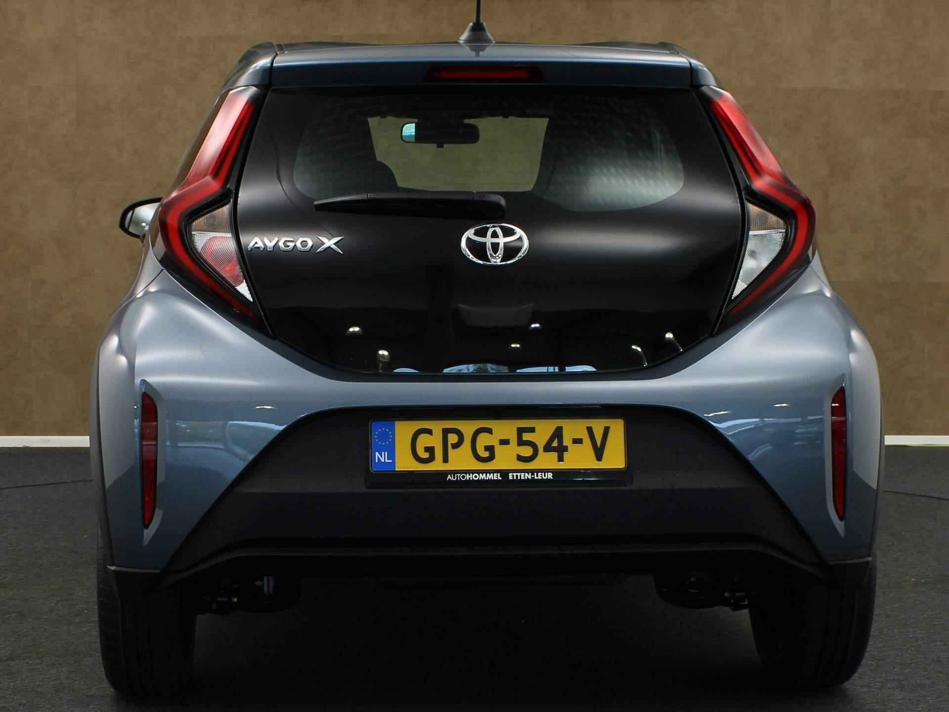 Toyota Aygo X 1.0 VVT-i MT Business Edition Play - DIRECT UIT VOORRAAD LEVERBAAR - AIRCO - VOORSTOELEN VERWARMD - APPLE CARPLAY/ ANDROID AUTO - ADAPTIEVE CRUISE CONTROL - ACHTERUITRIJCAMERA -DAB RADIO - 7/37