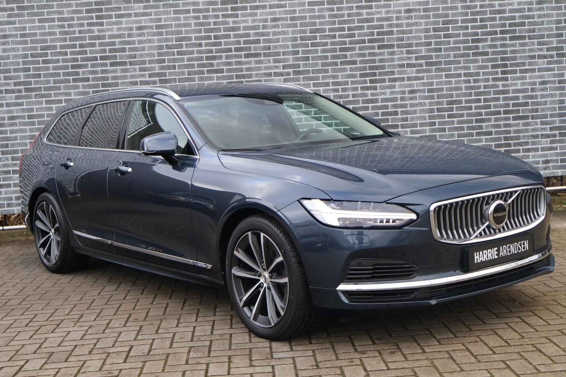 Volvo V90 2.0 T6 AWD Inscription | Trekhaak | Harman/Kardon | Achteruitrij Camera | Stoelverwarming - 3/34